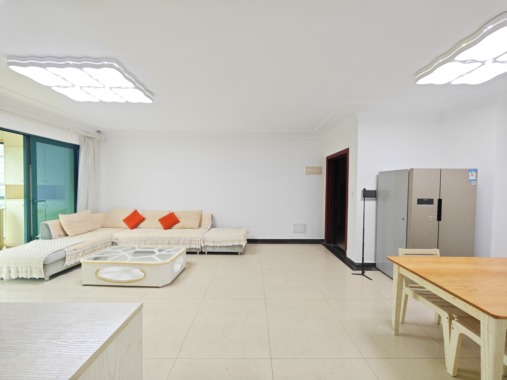 恒大城  4室2厅1卫    118.0万 恒大城  4室2厅1卫    118.0万