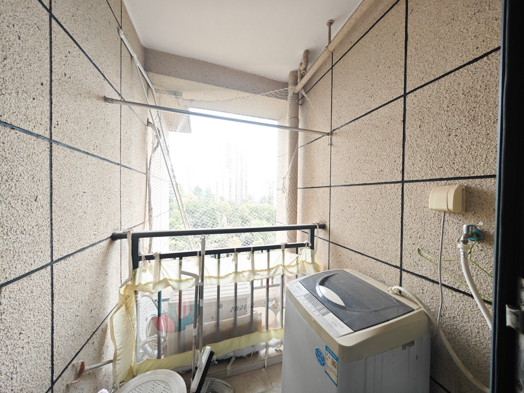 保利城（中航城国际社区、郡原美村）  1室1厅1卫   36.80万阳台