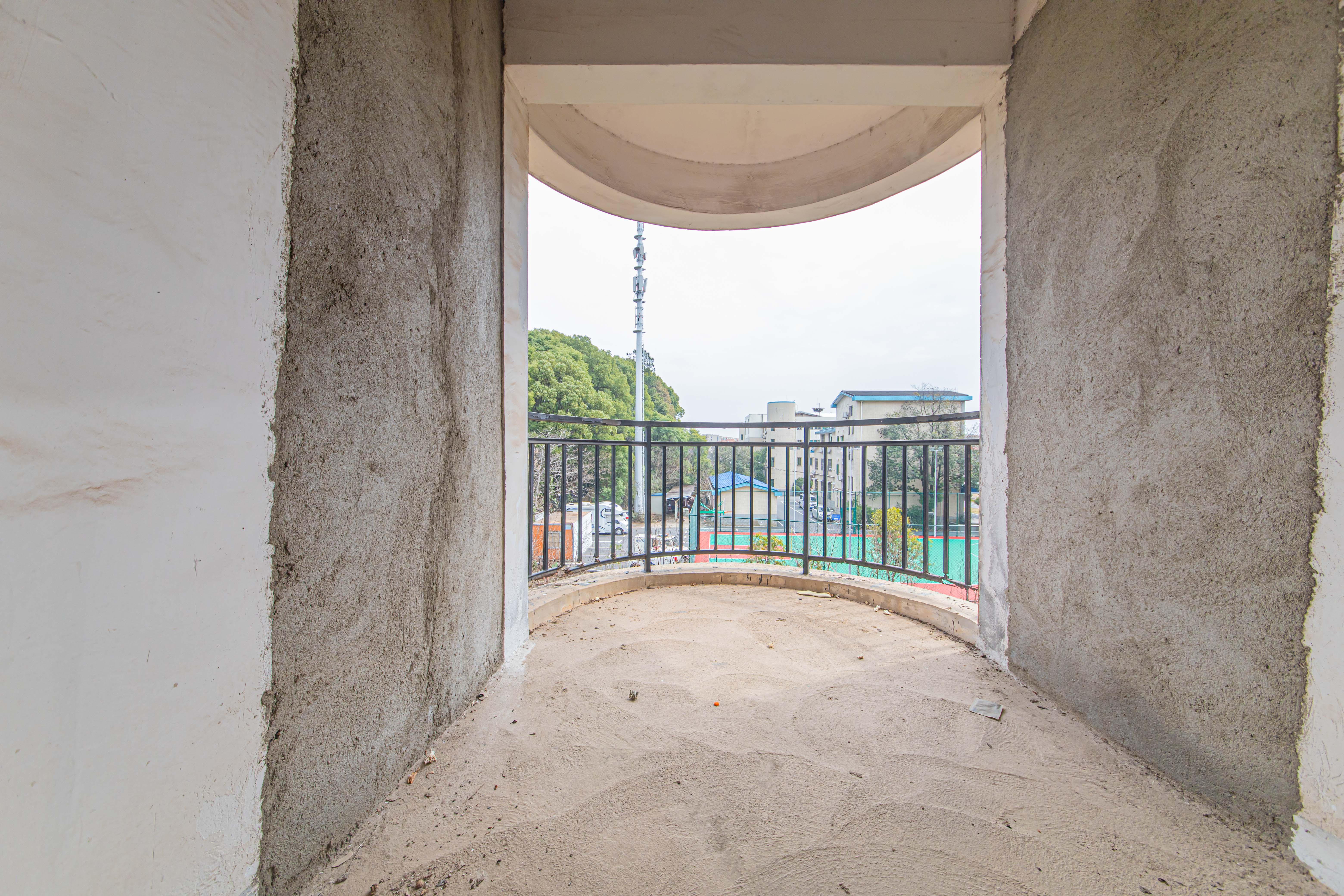 怡和山庄  4室2厅2卫   115.00万阳台