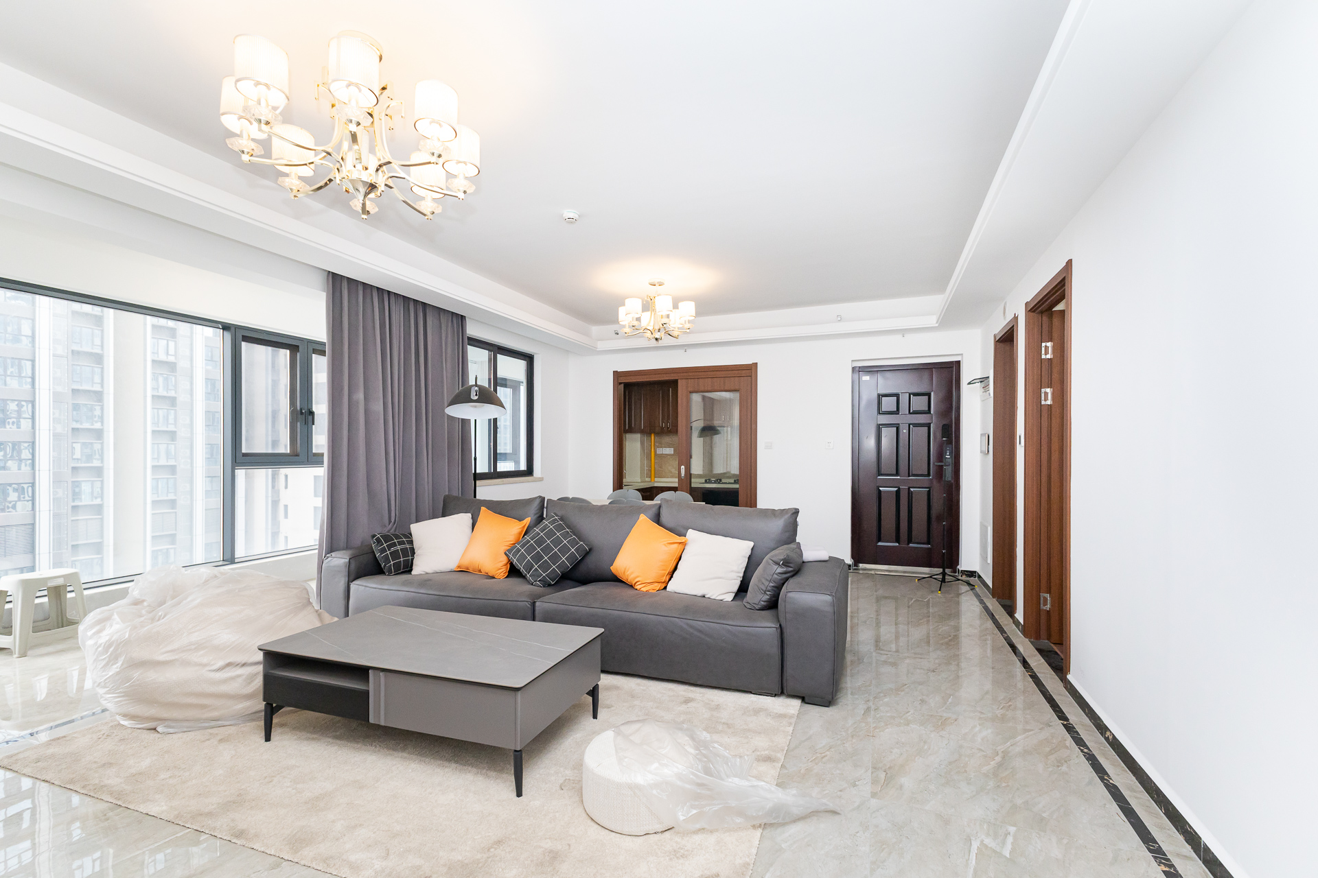 万润滨江天著  4室2厅2卫    144.0万 万润滨江天著  4室2厅2卫    144.0万客厅