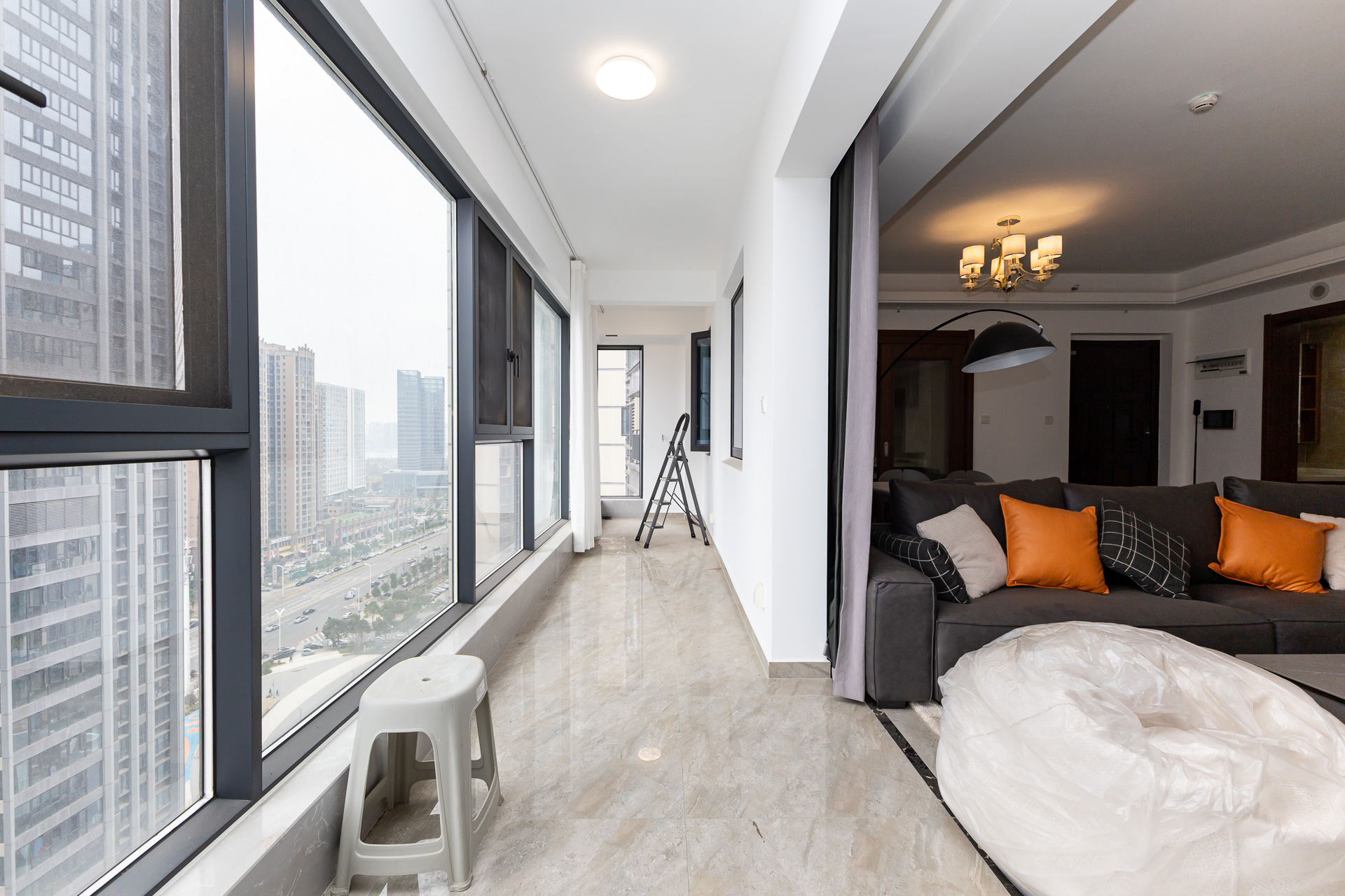 万润滨江天著  4室2厅2卫    144.0万 万润滨江天著  4室2厅2卫    144.0万阳台