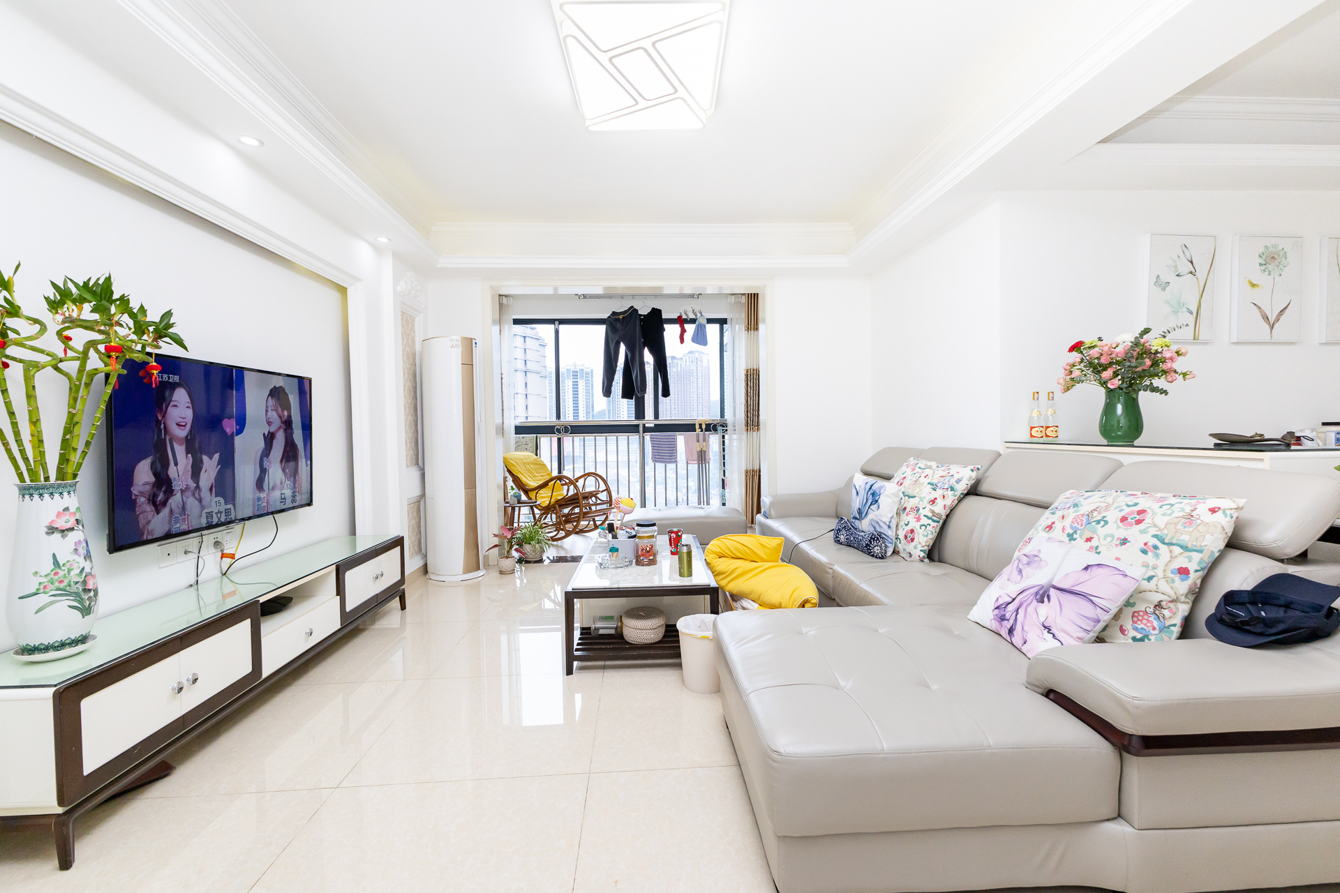 玛丽的花园(金色阳光家园)  3室2厅2卫    97.0万 玛丽的花园(金色阳光家园)  3室2厅2卫    97.0万客厅