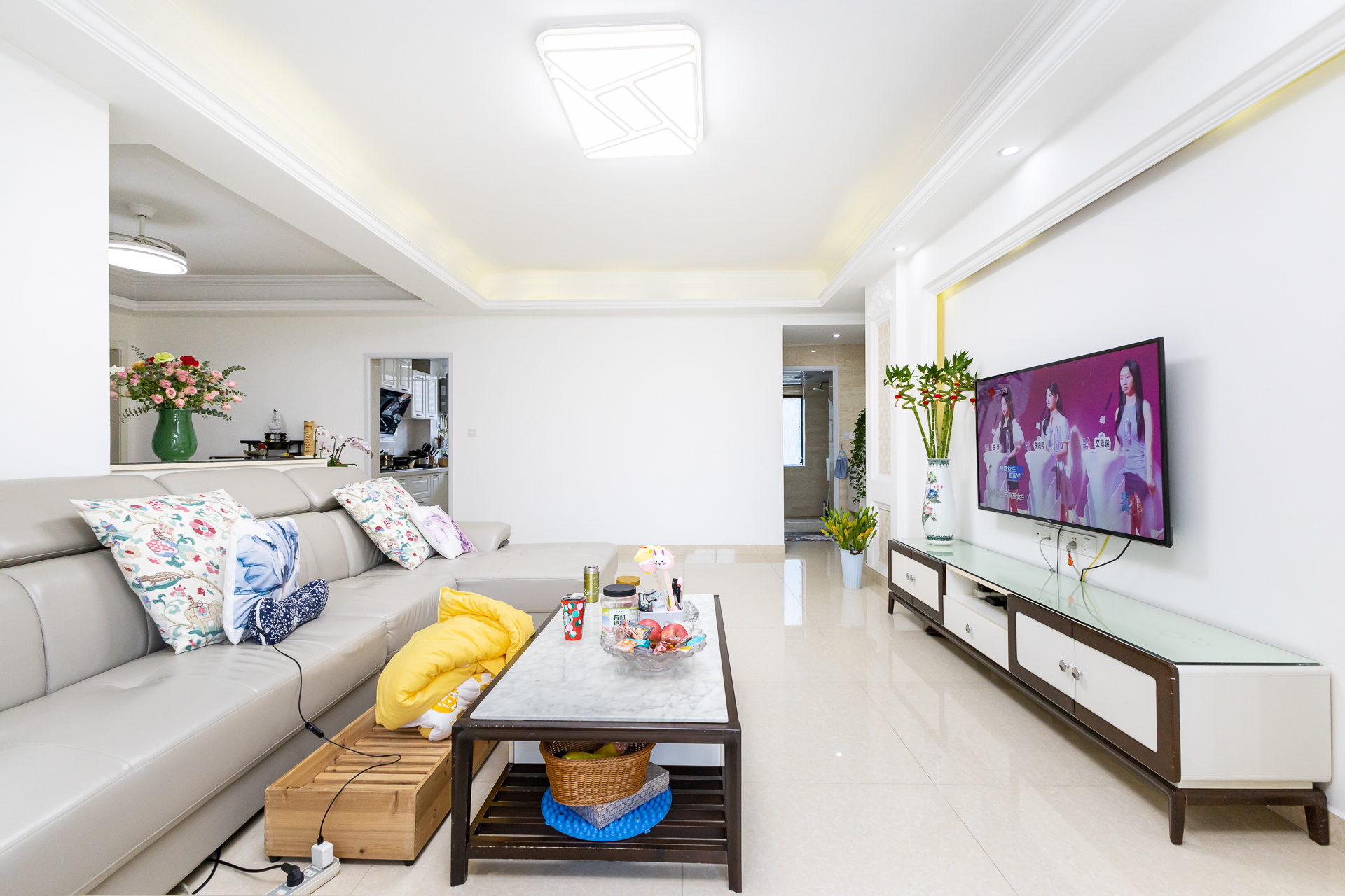 玛丽的花园(金色阳光家园)  3室2厅2卫    97.0万 玛丽的花园(金色阳光家园)  3室2厅2卫    97.0万客厅