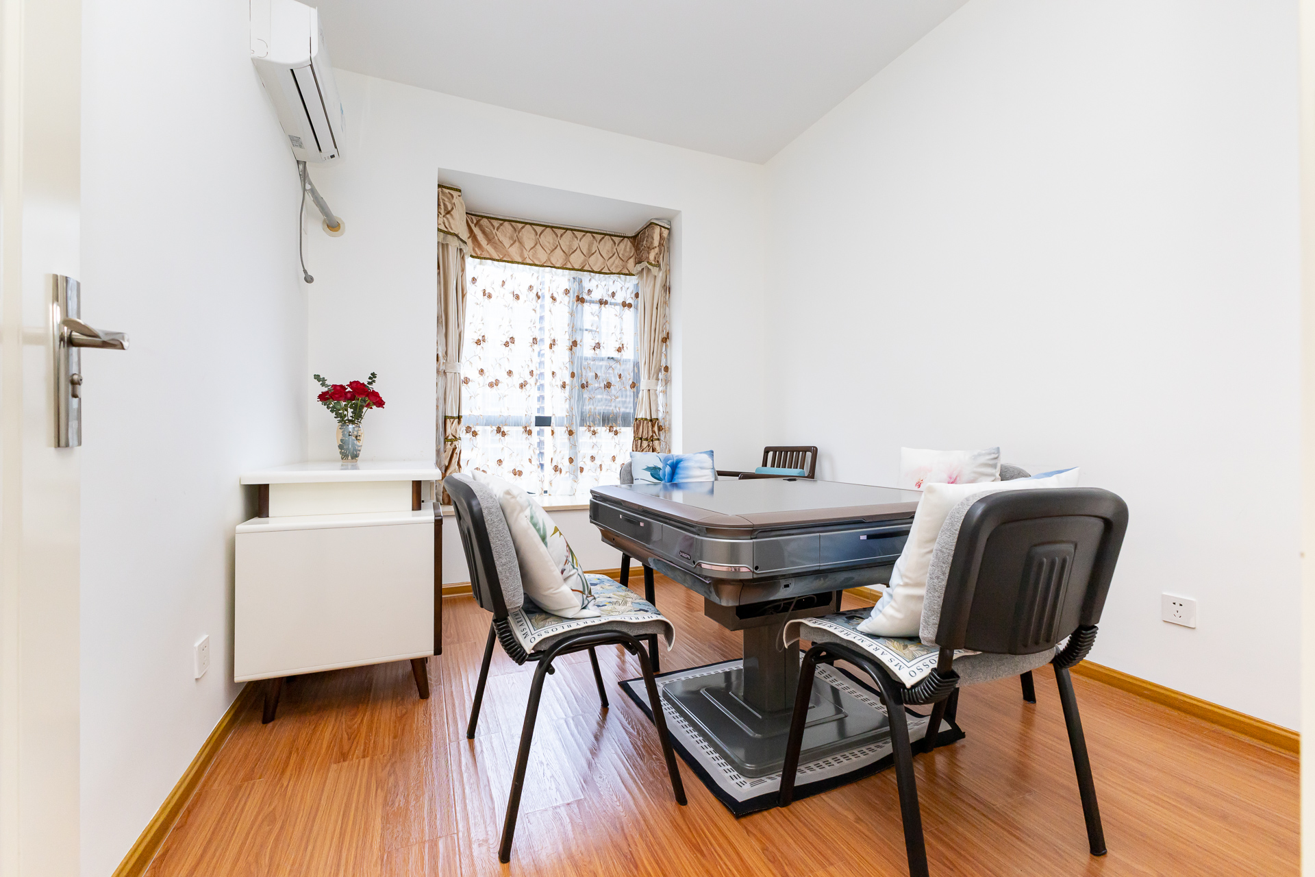 玛丽的花园(金色阳光家园)  3室2厅2卫    97.0万 玛丽的花园(金色阳光家园)  3室2厅2卫    97.0万卧室