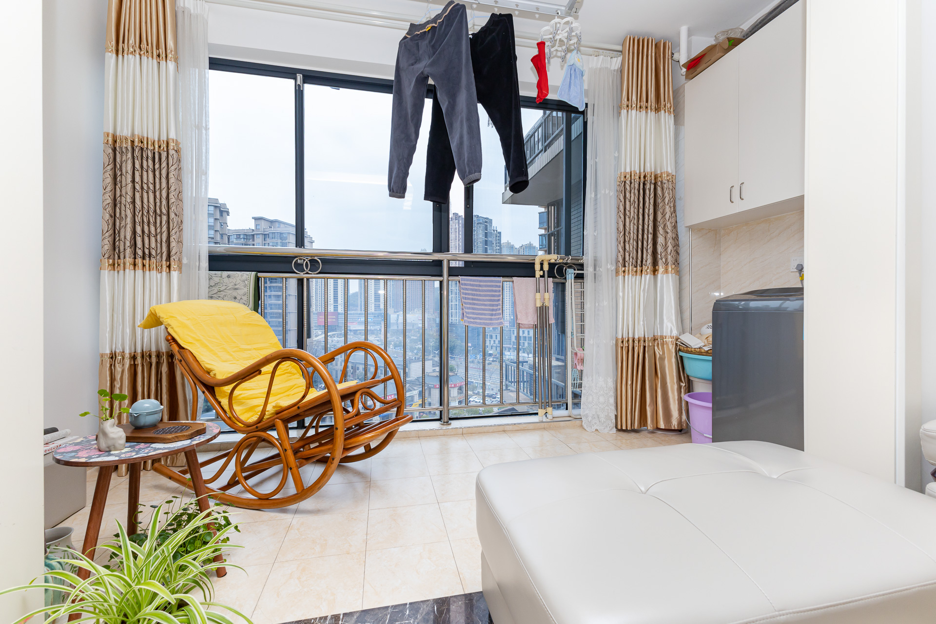 玛丽的花园(金色阳光家园)  3室2厅2卫    97.0万 玛丽的花园(金色阳光家园)  3室2厅2卫    97.0万阳台