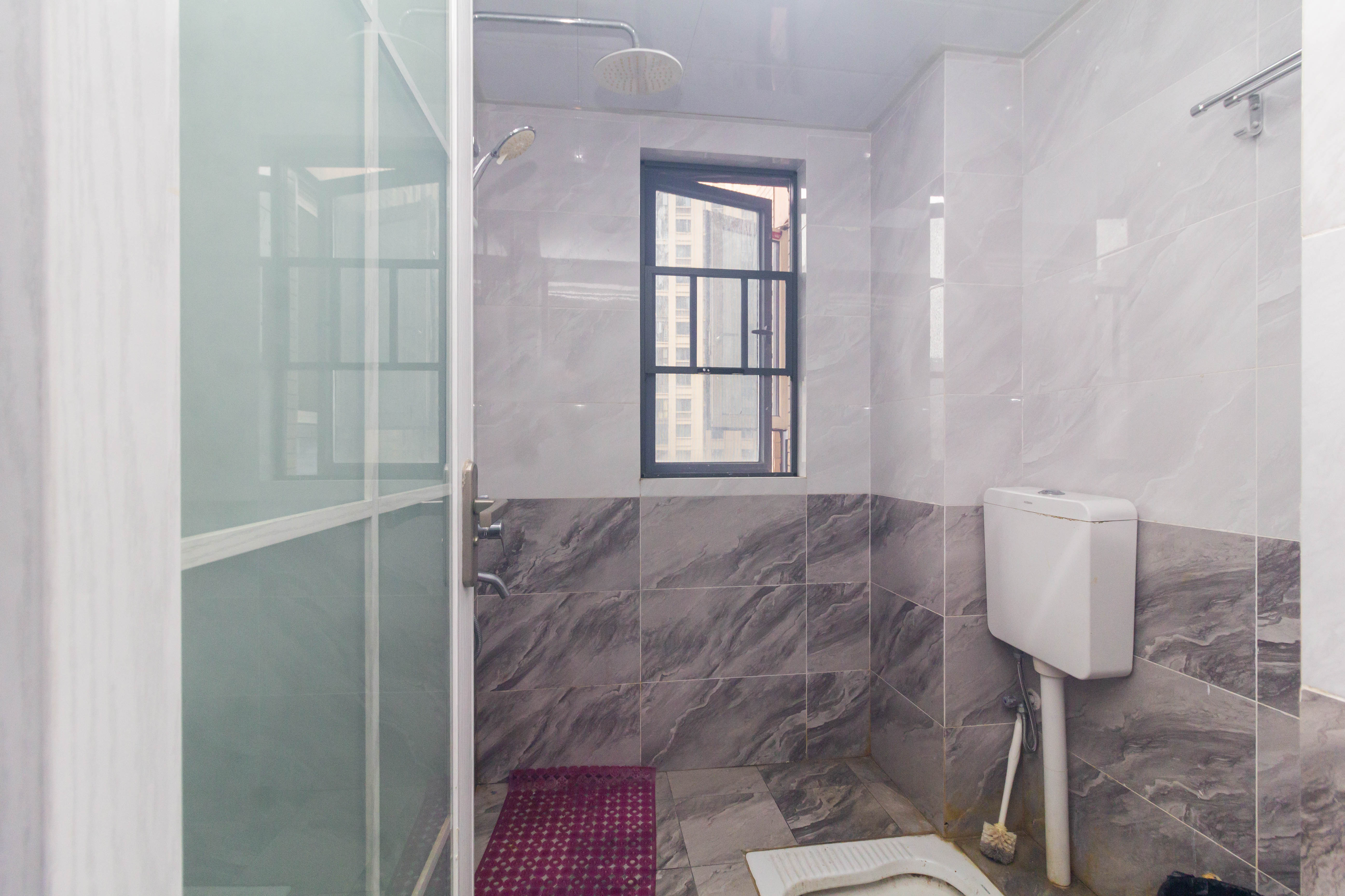 长房东云台 4室2厅2卫 153.8万 长房东云台 4室2厅2卫 153.8万卫生间