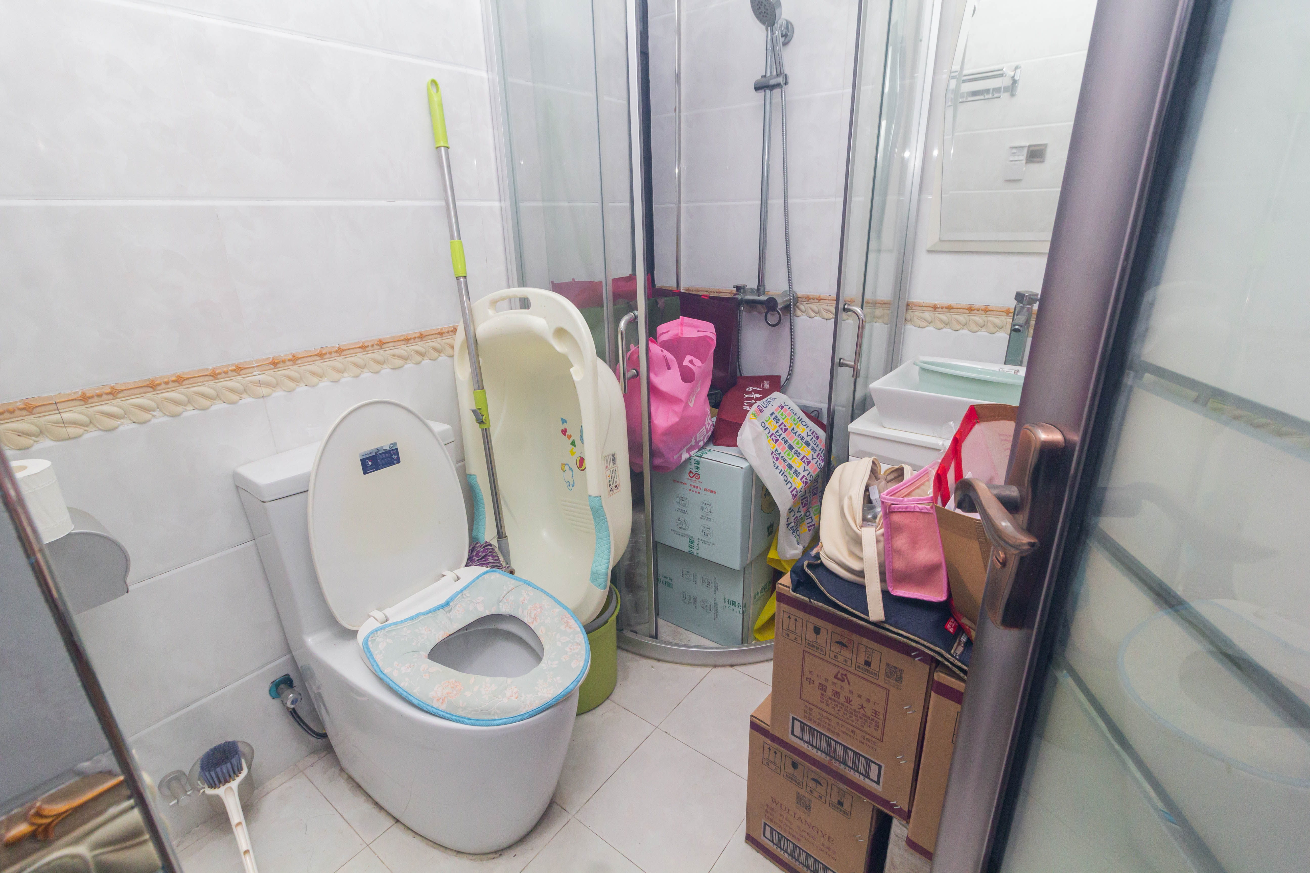 康桥长郡  3室2厅2卫    69.8万卫生间