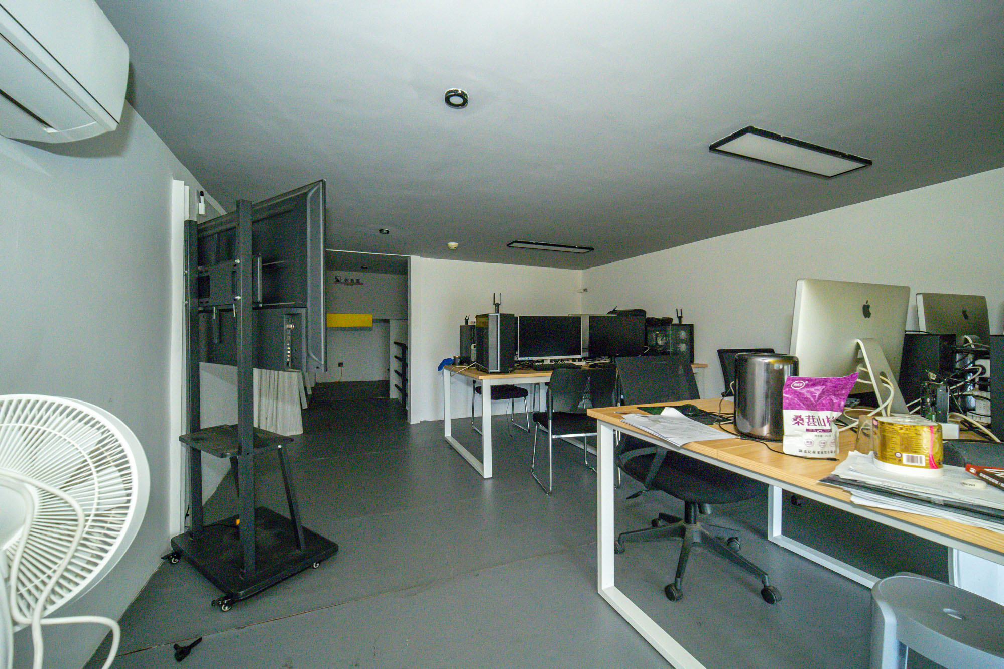 金科时代中心 1室2厅2卫 24.8万 金科时代中心 1室2厅2卫 24.8万卧室