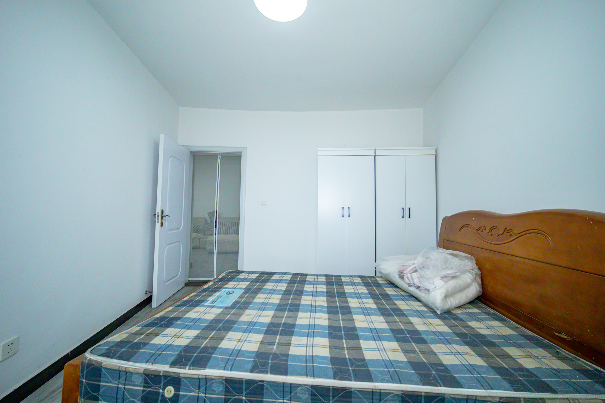 晶华美地 1室1厅1卫 38.0万 晶华美地 1室1厅1卫 38.0万卧室