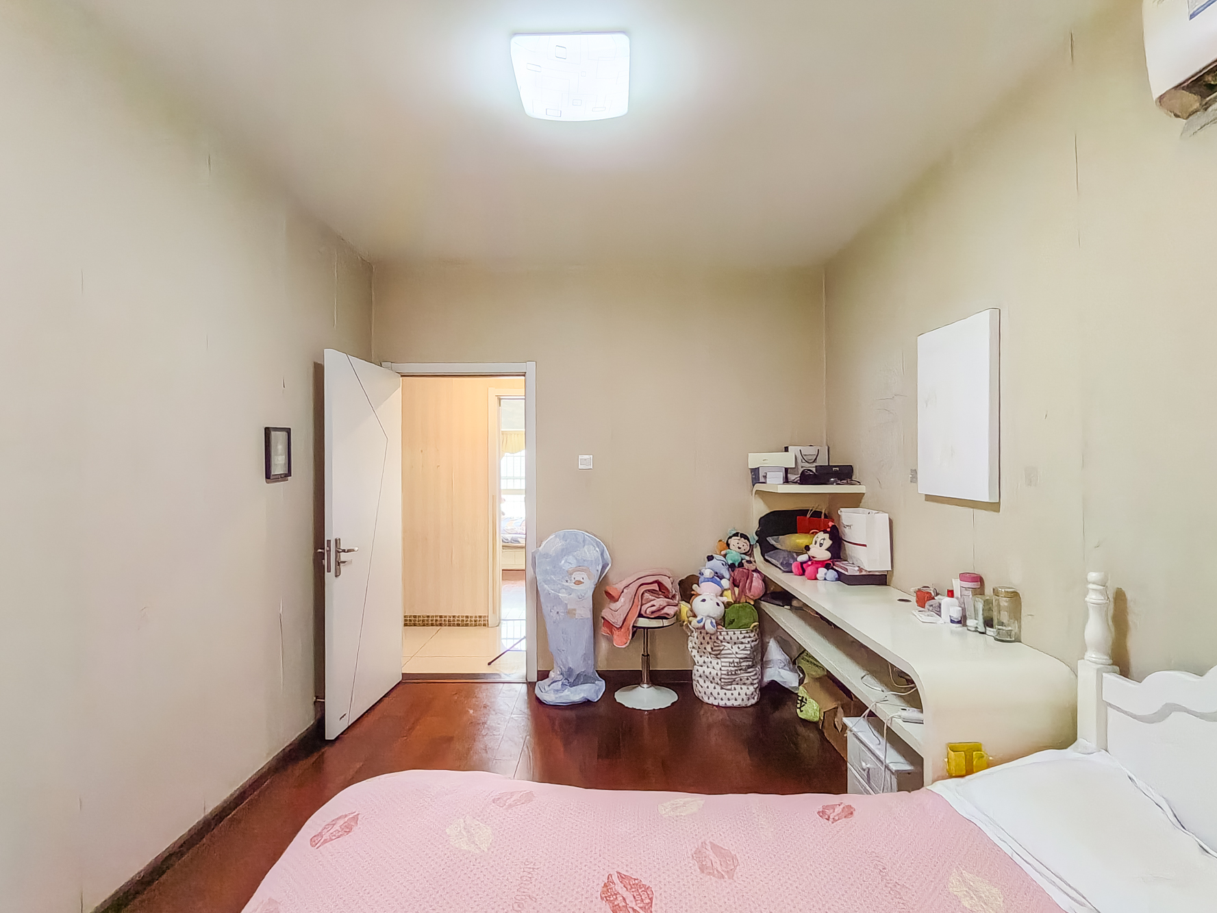 星城雅郡  3室2厅1卫   78.00万卧室