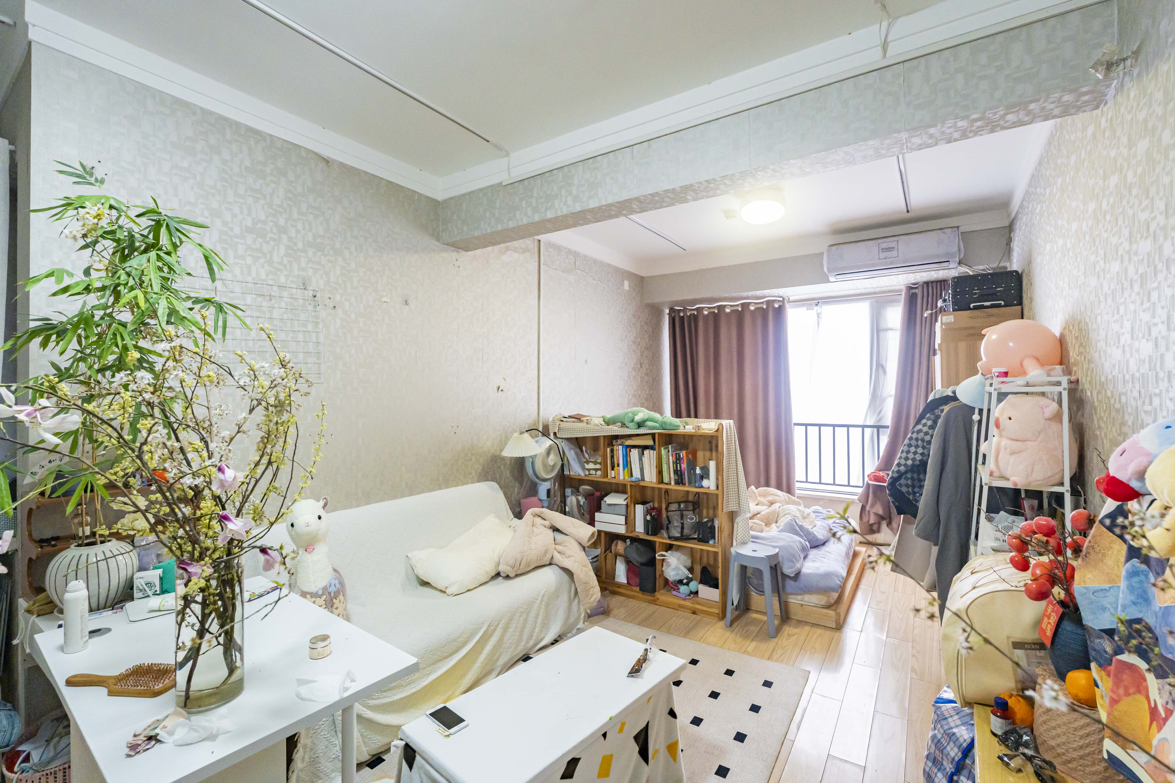 藏珑湖上国际花园  1室1厅1卫   33.00万卧室