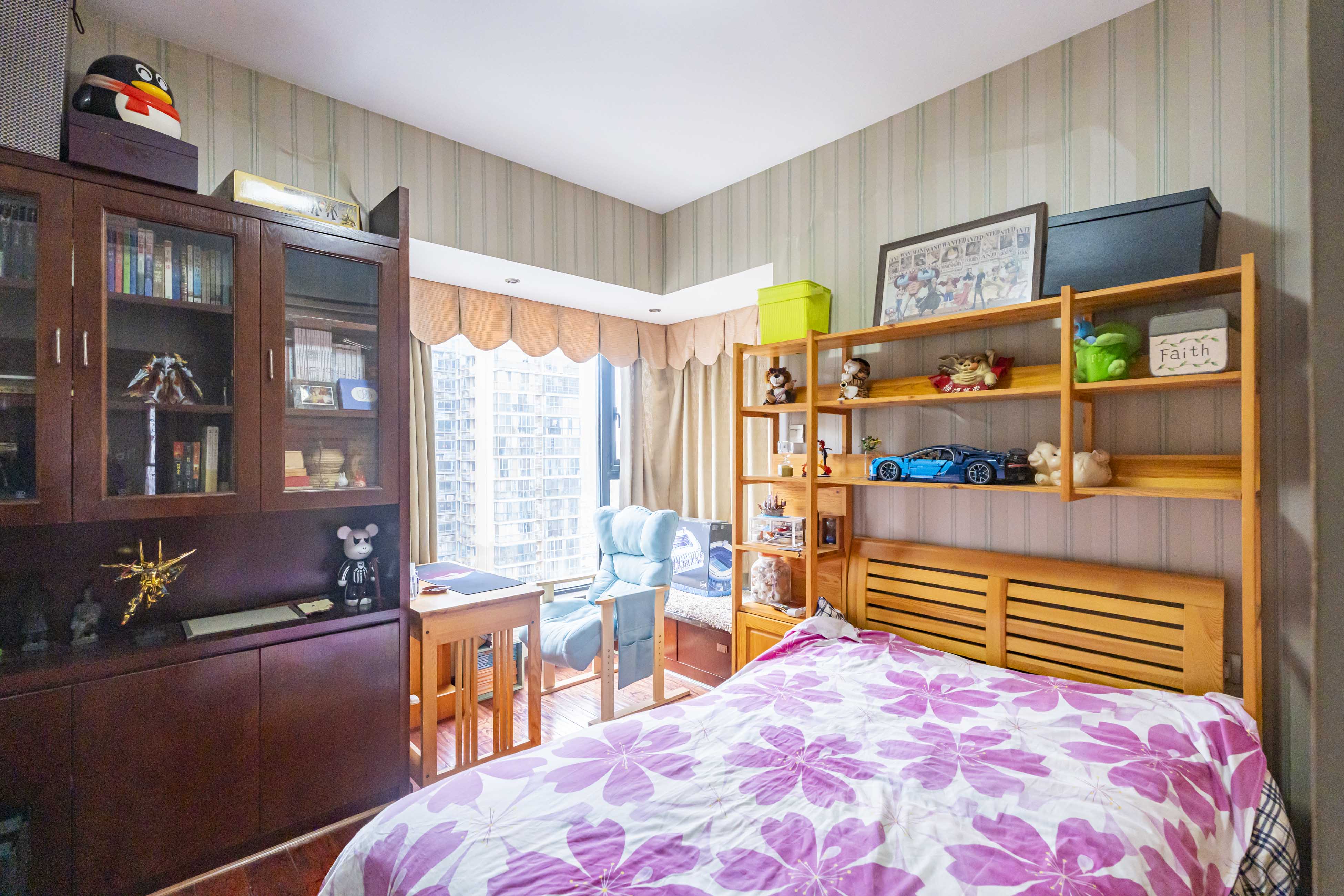 藏珑湖上国际花园  3室2厅2卫    145.0万 藏珑湖上国际花园  3室2厅2卫    145.0万卧室