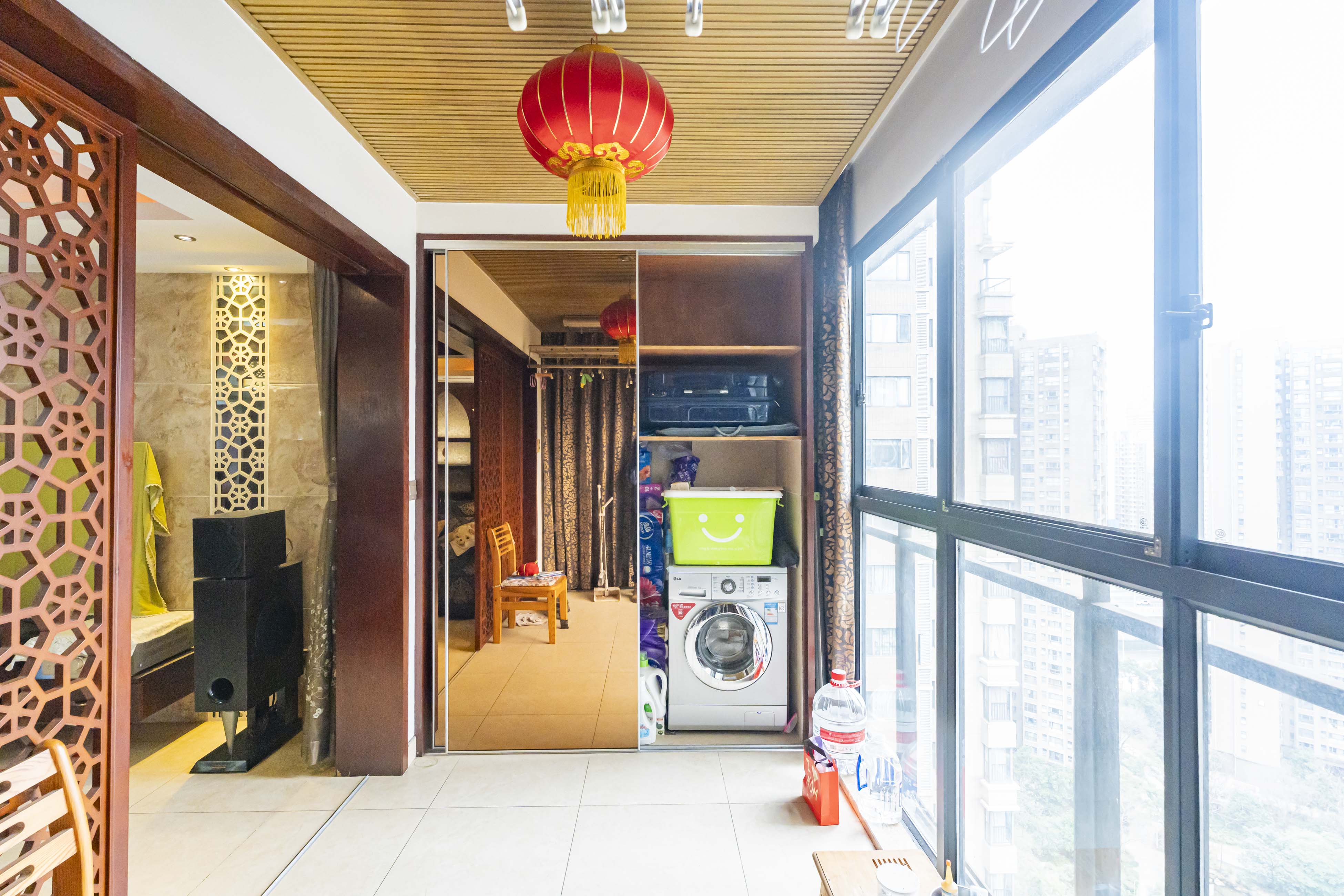 藏珑湖上国际花园  3室2厅2卫    145.0万 藏珑湖上国际花园  3室2厅2卫    145.0万阳台