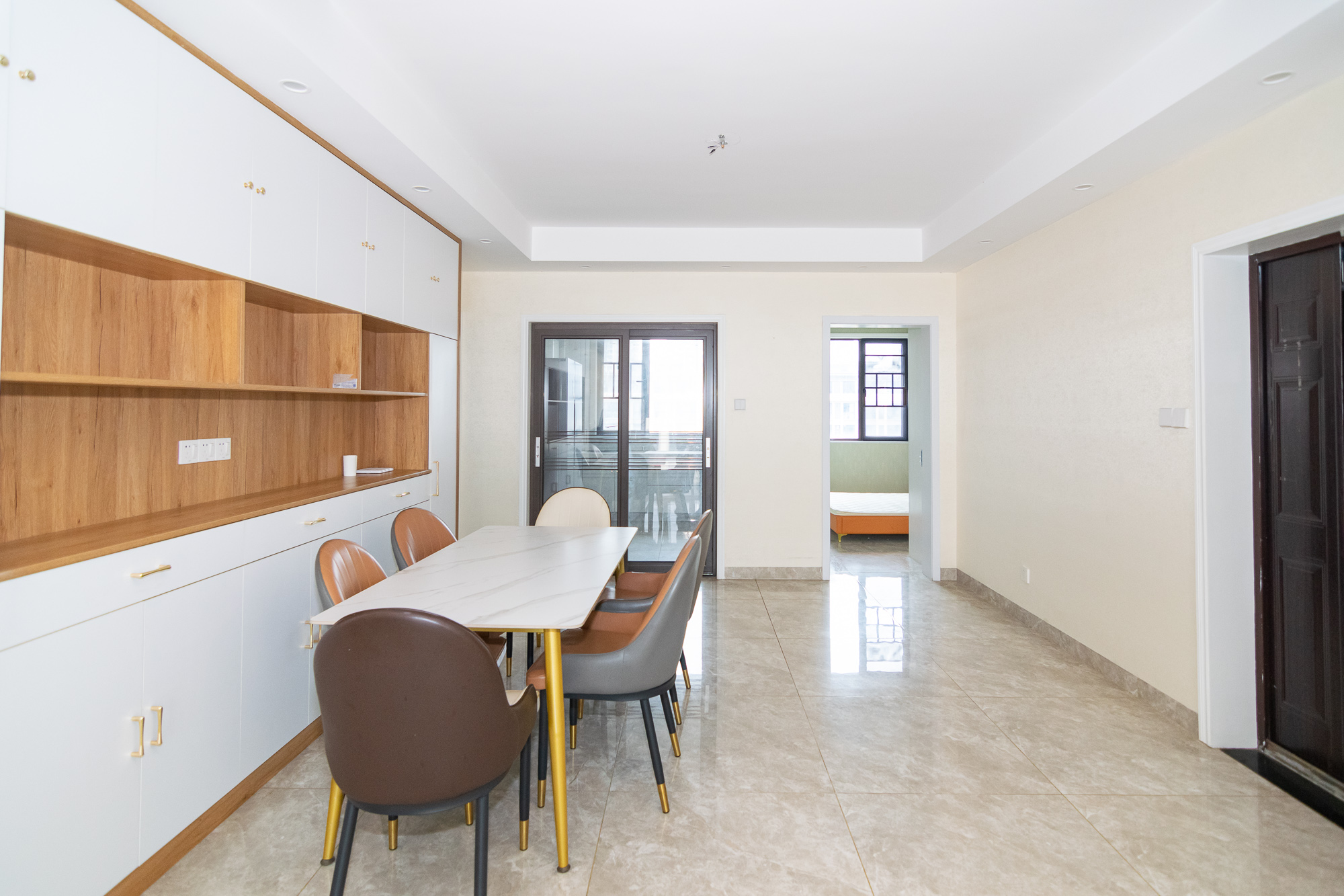 大汉汉园  5室2厅2卫    119.8万 大汉汉园  5室2厅2卫    119.8万客厅