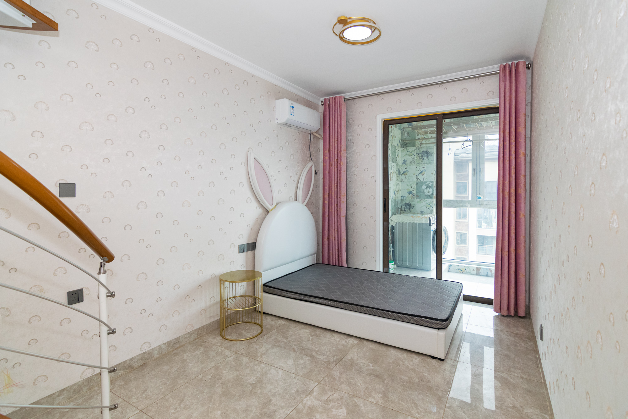 大汉汉园  5室2厅2卫    119.8万 大汉汉园  5室2厅2卫    119.8万卧室