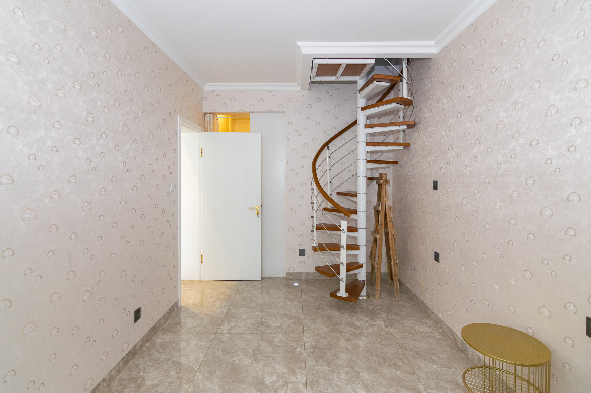 大汉汉园  5室2厅2卫    119.8万 大汉汉园  5室2厅2卫    119.8万卧室