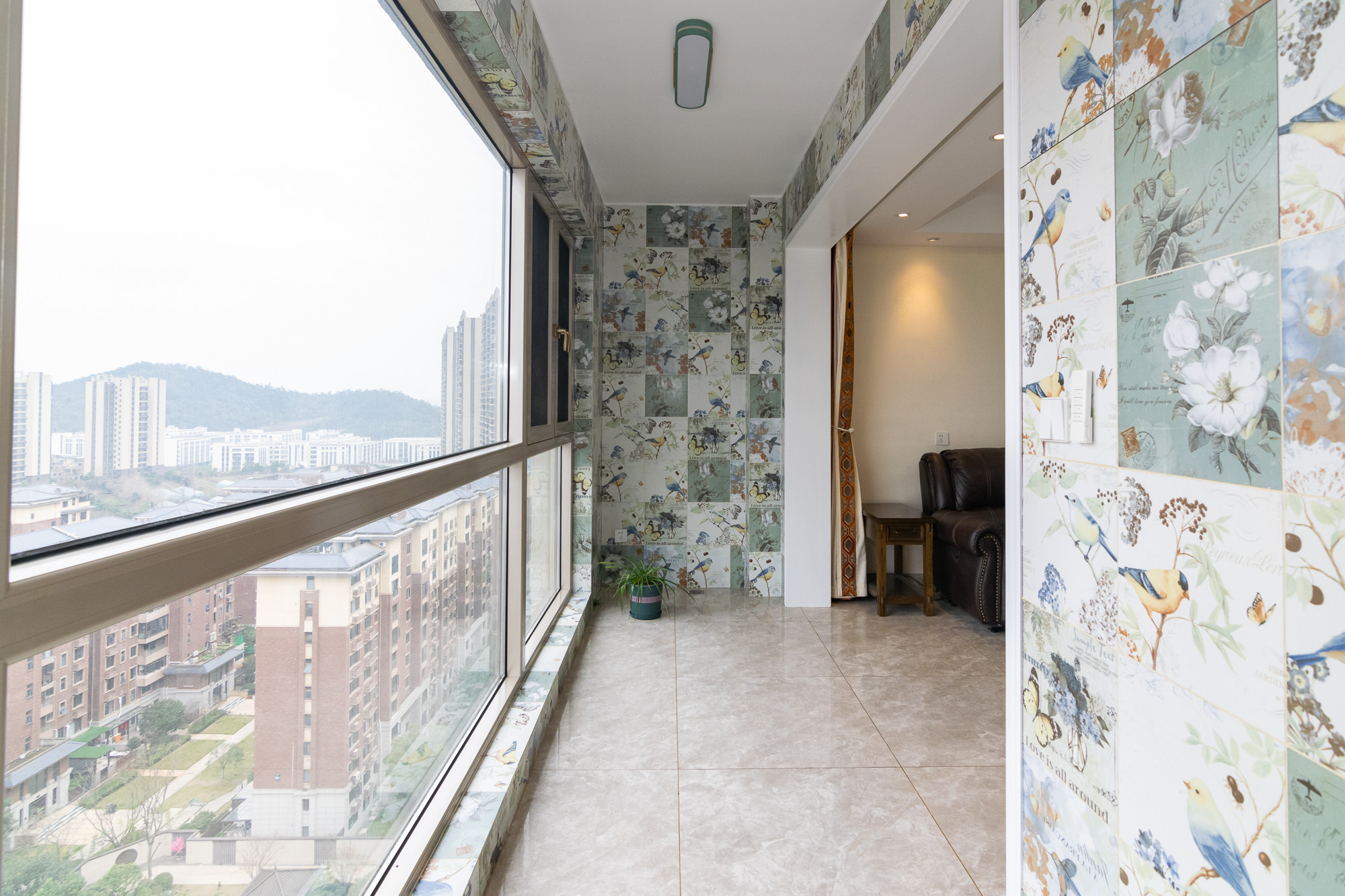 大汉汉园  5室2厅2卫    119.8万 大汉汉园  5室2厅2卫    119.8万阳台