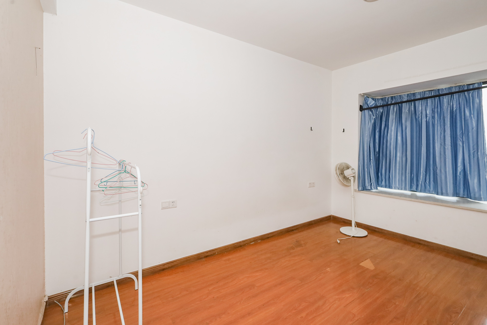 钰龙天下二期(钰龙佳园) 5室2厅2卫 236.0万 钰龙天下二期(钰龙佳园) 5室2厅2卫 236.0万卧室