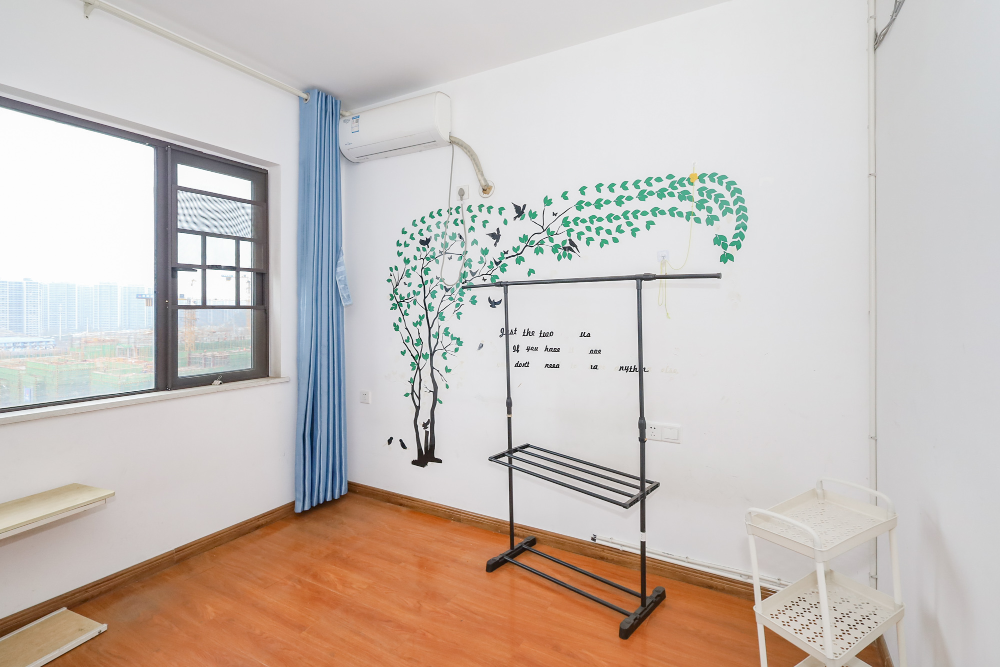 钰龙天下二期(钰龙佳园) 5室2厅2卫 236.0万 钰龙天下二期(钰龙佳园) 5室2厅2卫 236.0万卧室