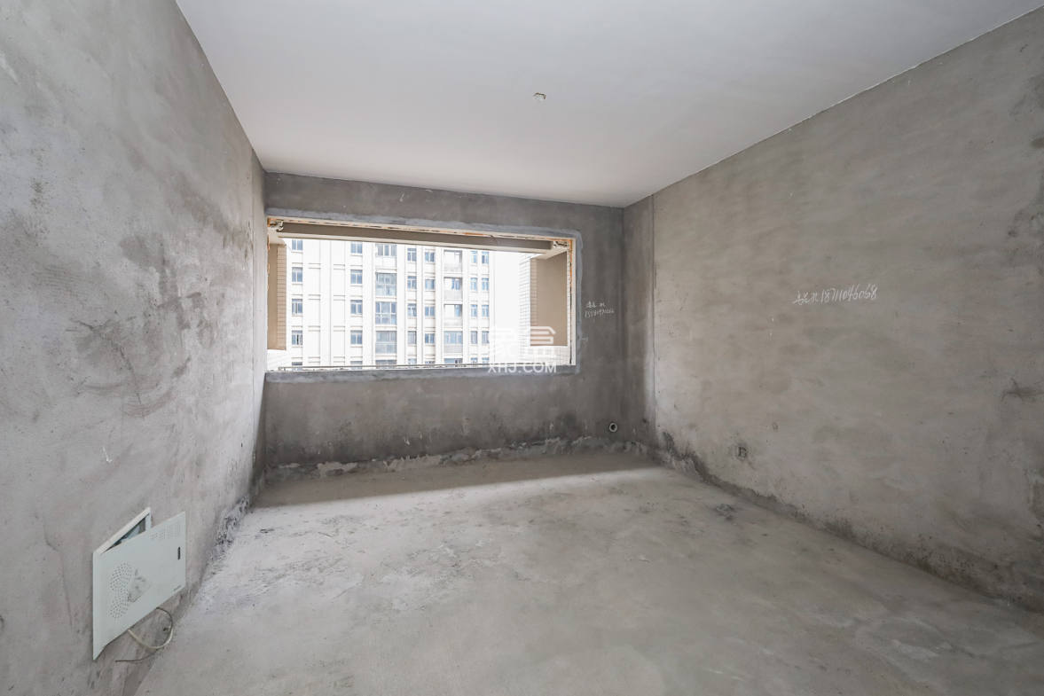 八方小区C区 3室2厅2卫 305.0万 八方小区C区 3室2厅2卫 305.0万客厅