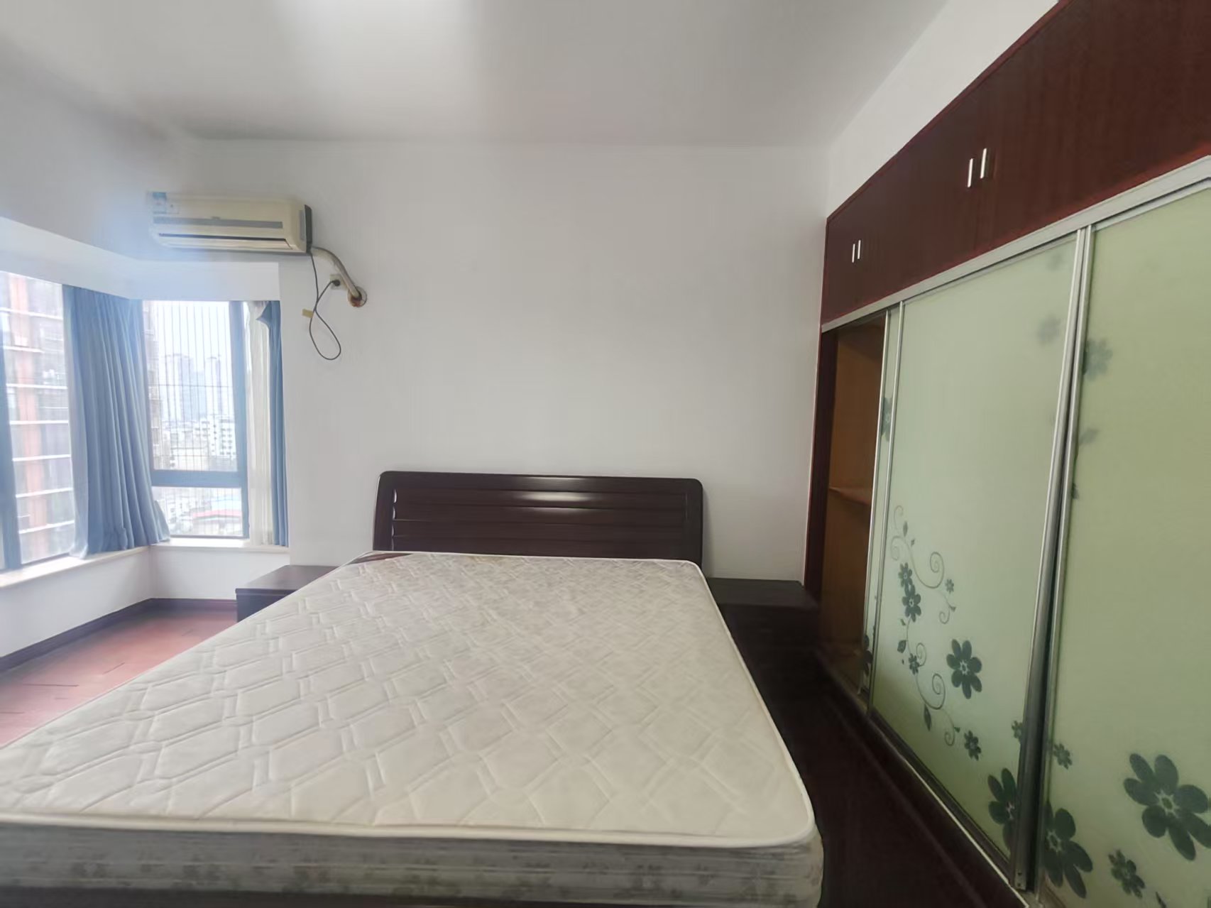 西域名邸  3室2厅2卫    78.0万 西域名邸  3室2厅2卫    78.0万室内图