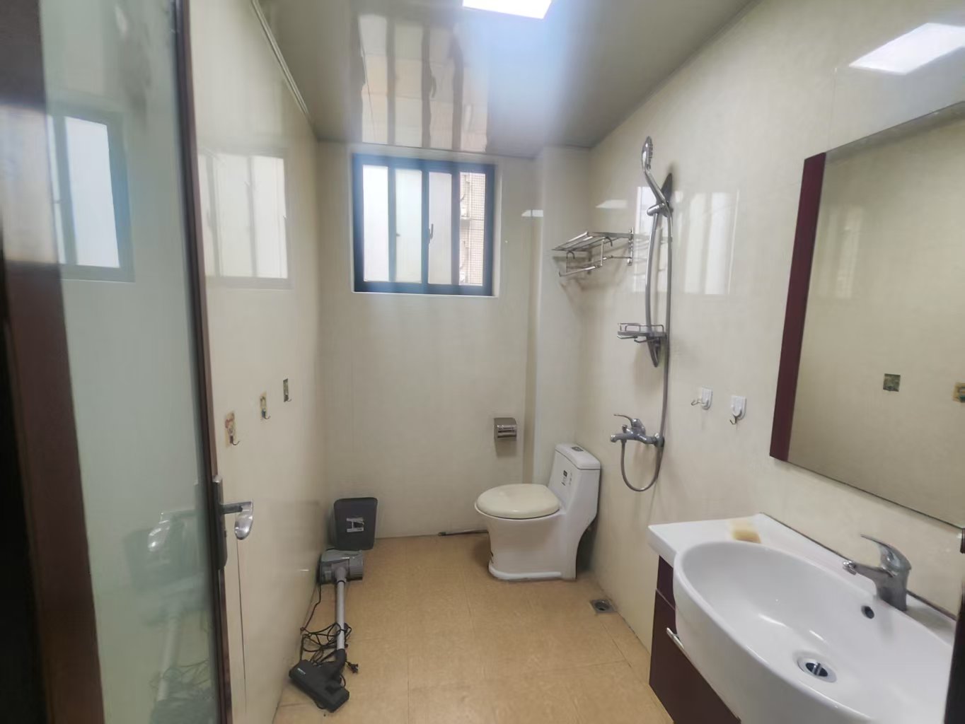 西域名邸  3室2厅2卫    78.0万 西域名邸  3室2厅2卫    78.0万室内图