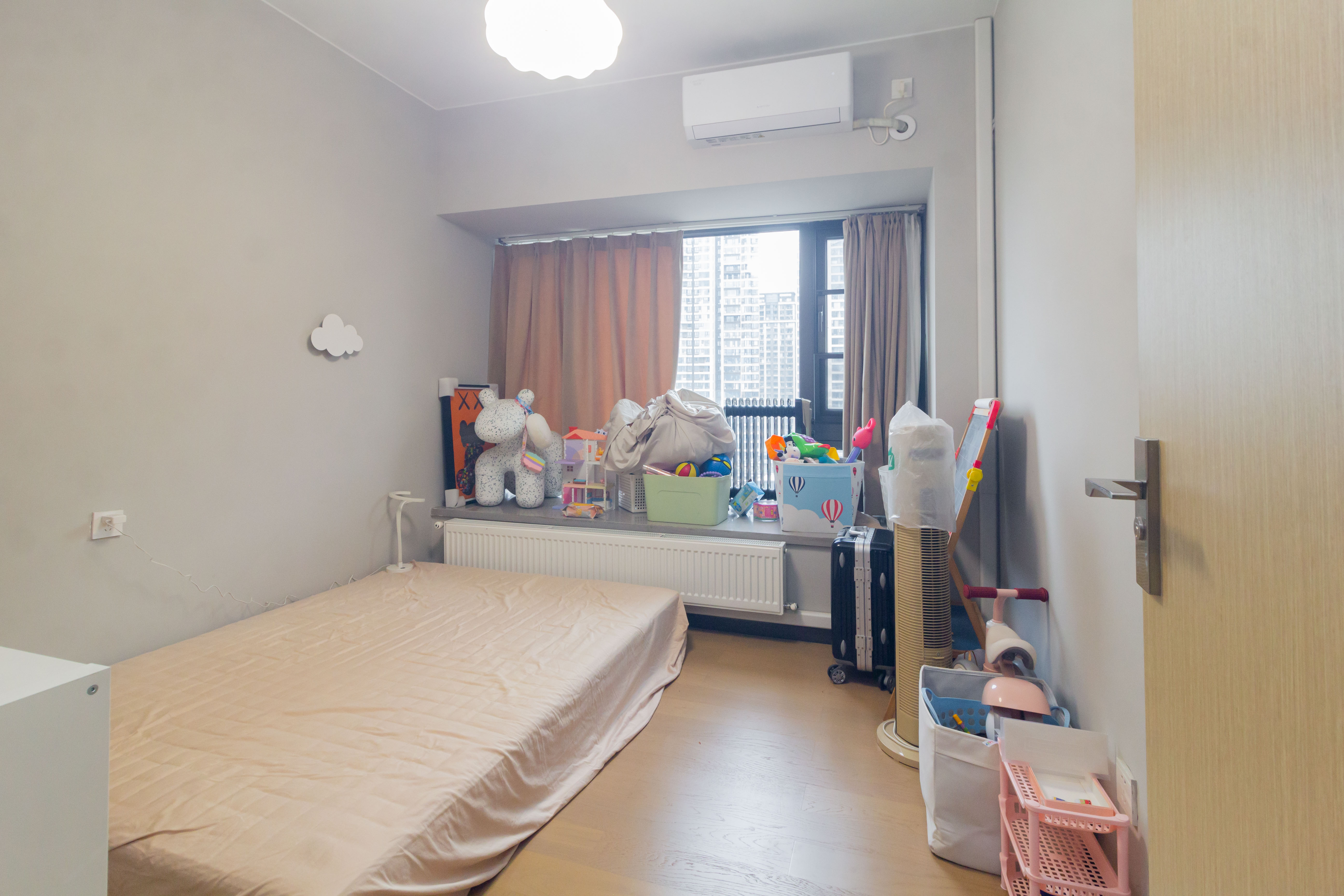 时代印记（长沙时代印记花园）  4室2厅3卫   268.00万卧室