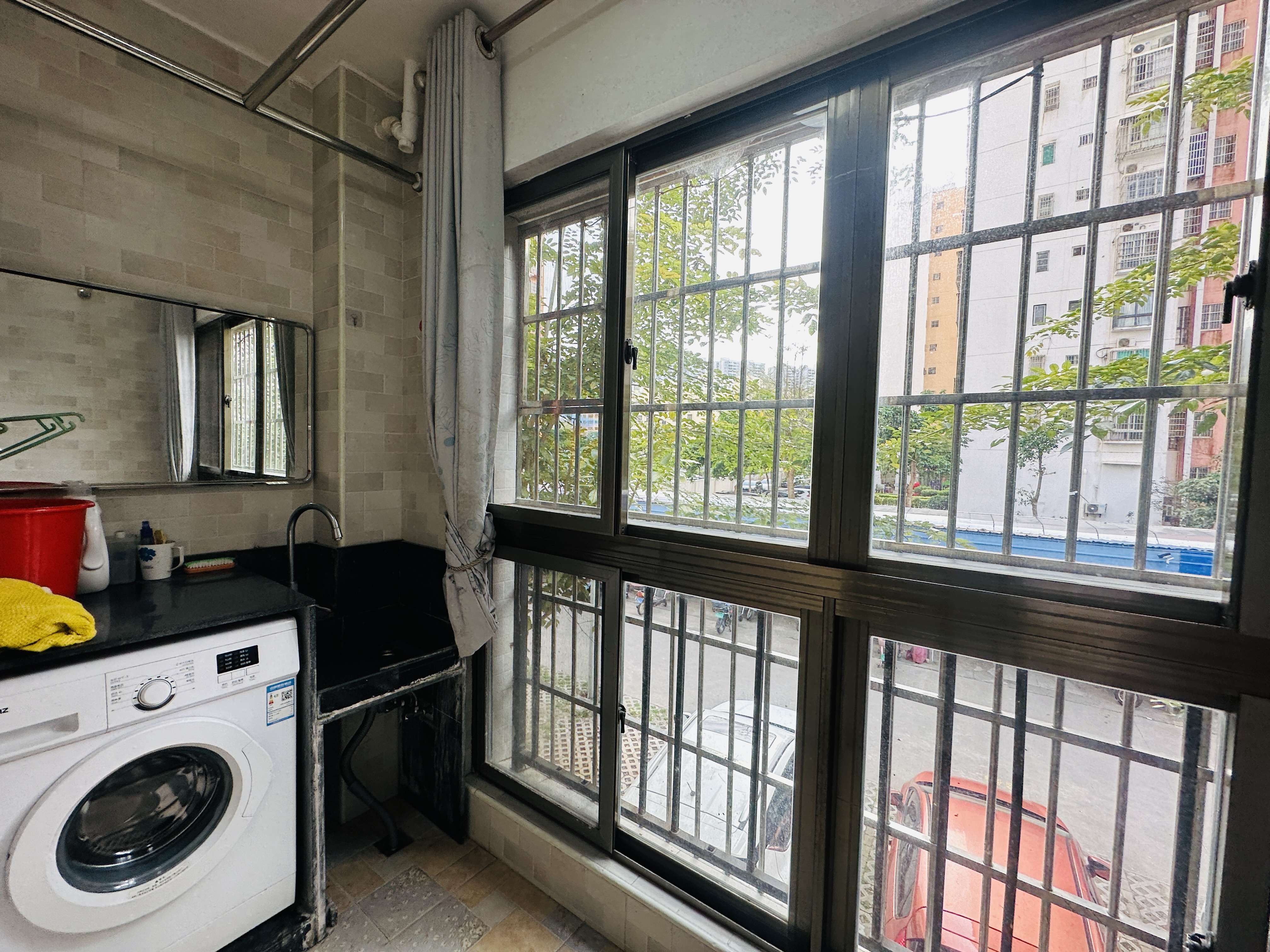 水滨花园一期  2室2厅1卫    102.0万 水滨花园一期  2室2厅1卫    102.0万阳台