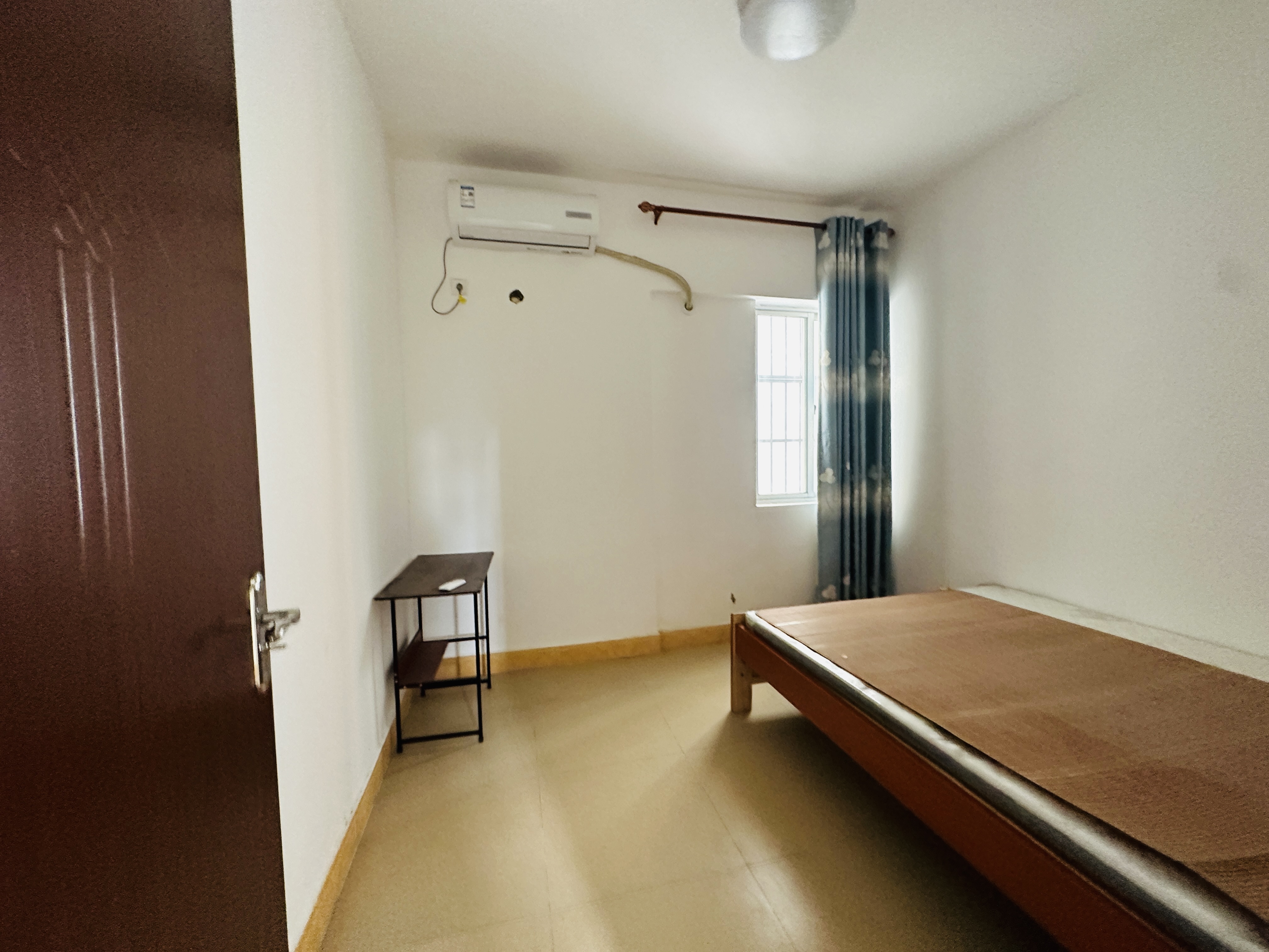 水滨花园一期  2室1厅1卫    70.0万 水滨花园一期  2室1厅1卫    70.0万卧室