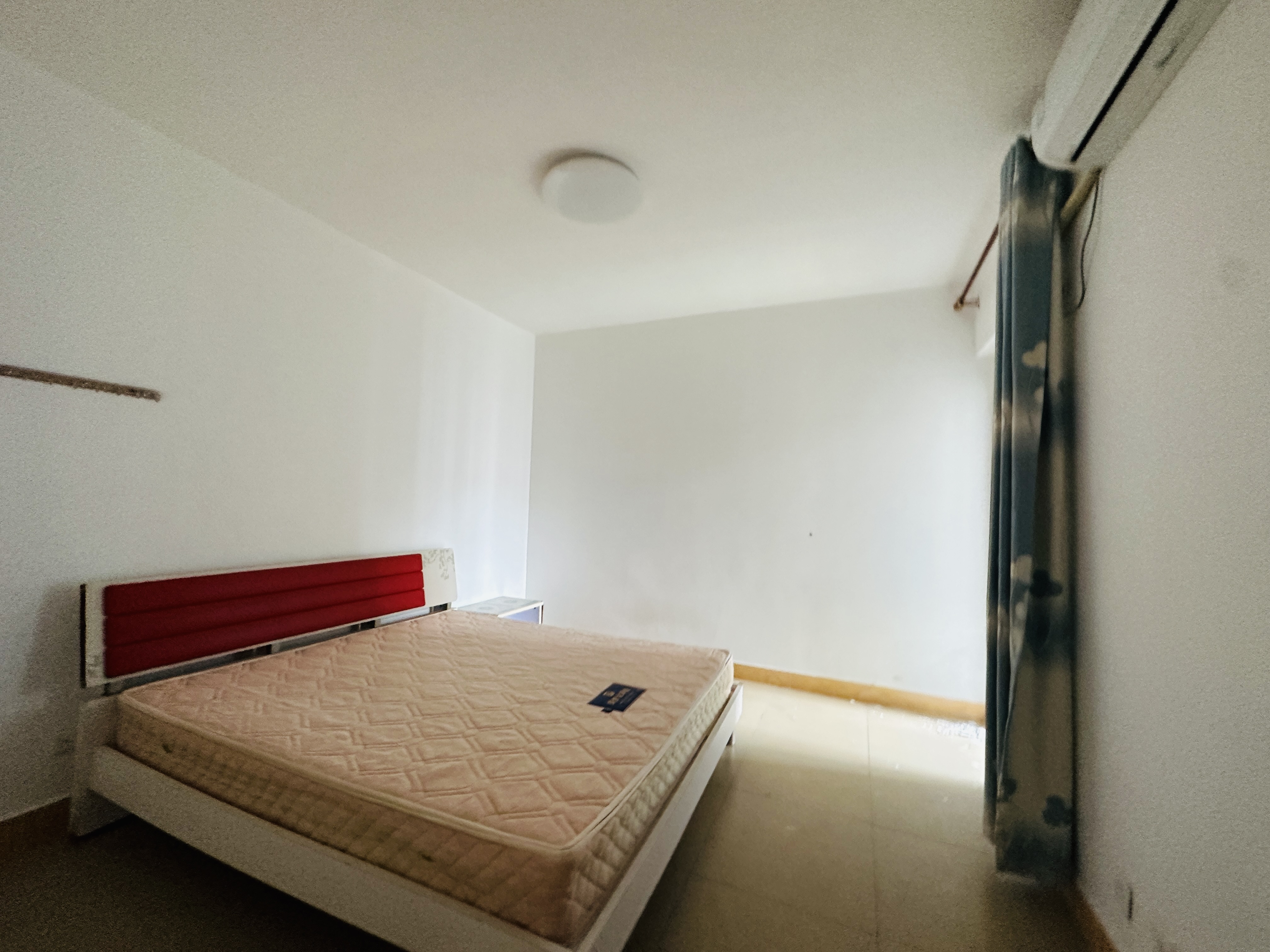 水滨花园一期  2室1厅1卫    70.0万 水滨花园一期  2室1厅1卫    70.0万卧室