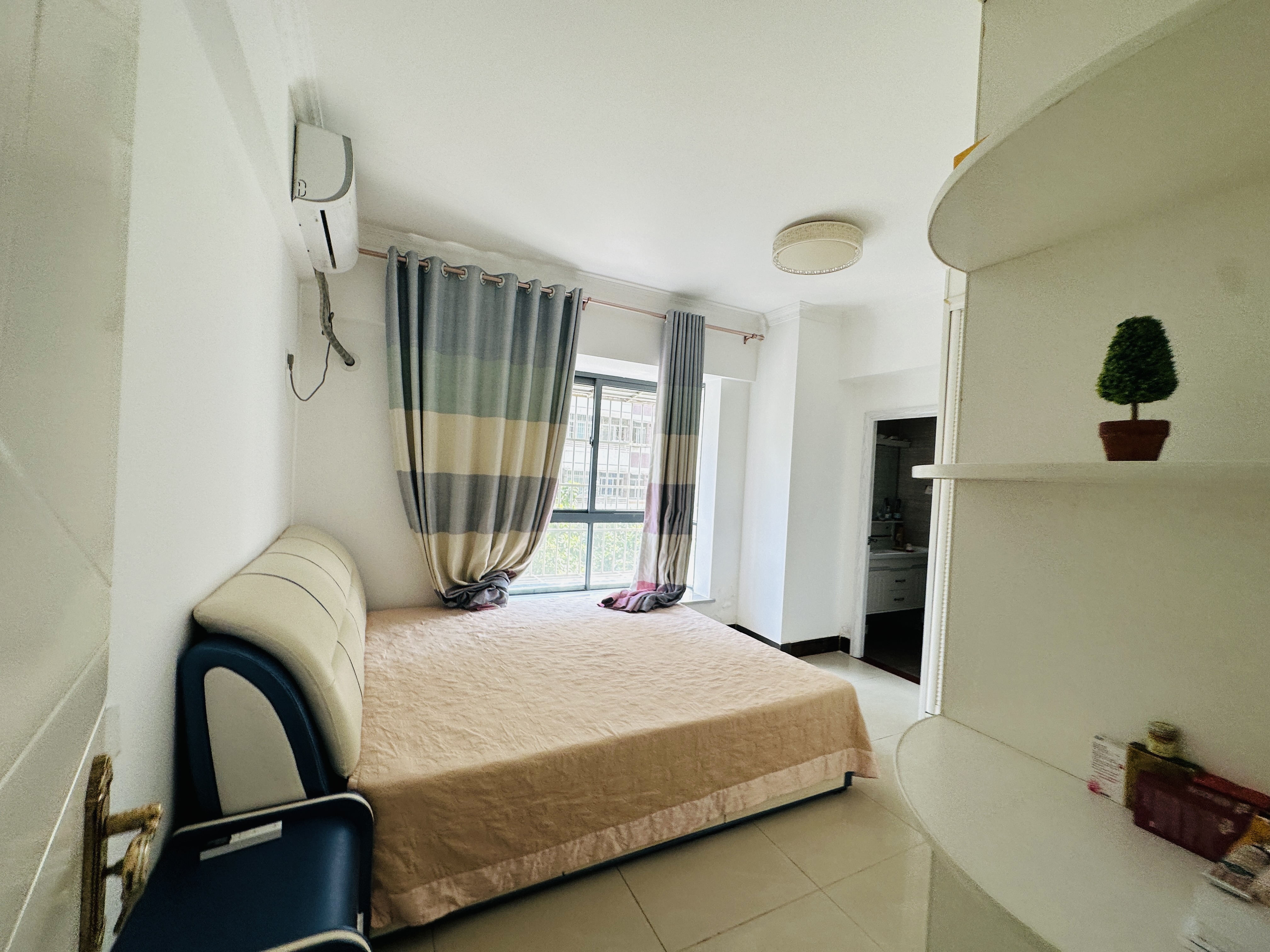 美舍苑 4室2厅2卫 165.0万 美舍苑 4室2厅2卫 165.0万卧室