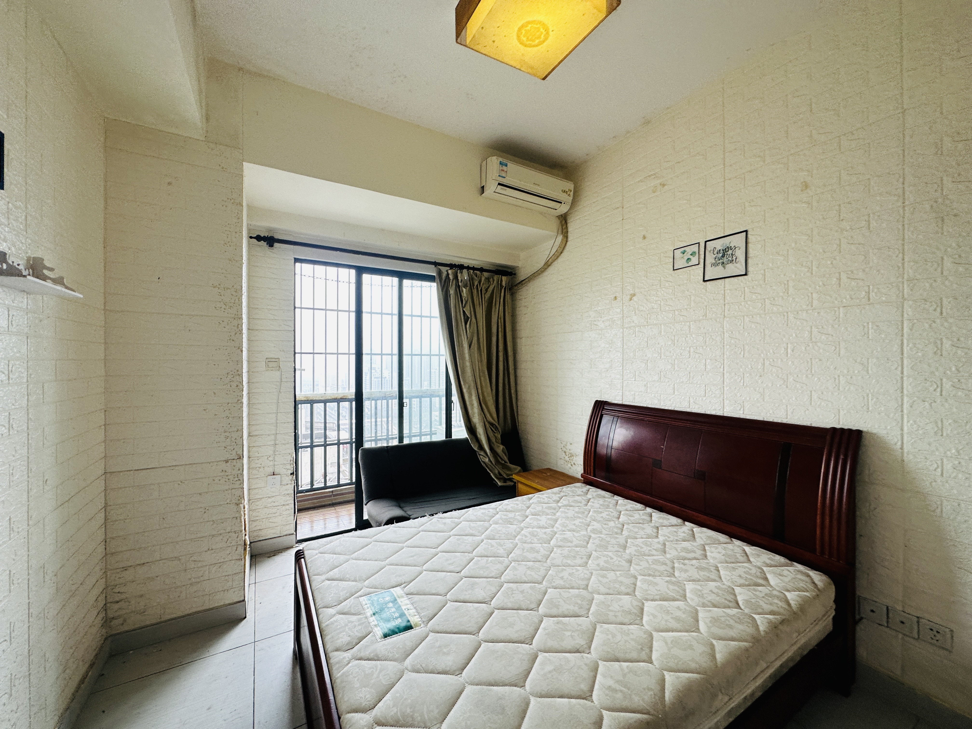 天骋康都 1室1厅1卫 36.0万 天骋康都 1室1厅1卫 36.0万客厅