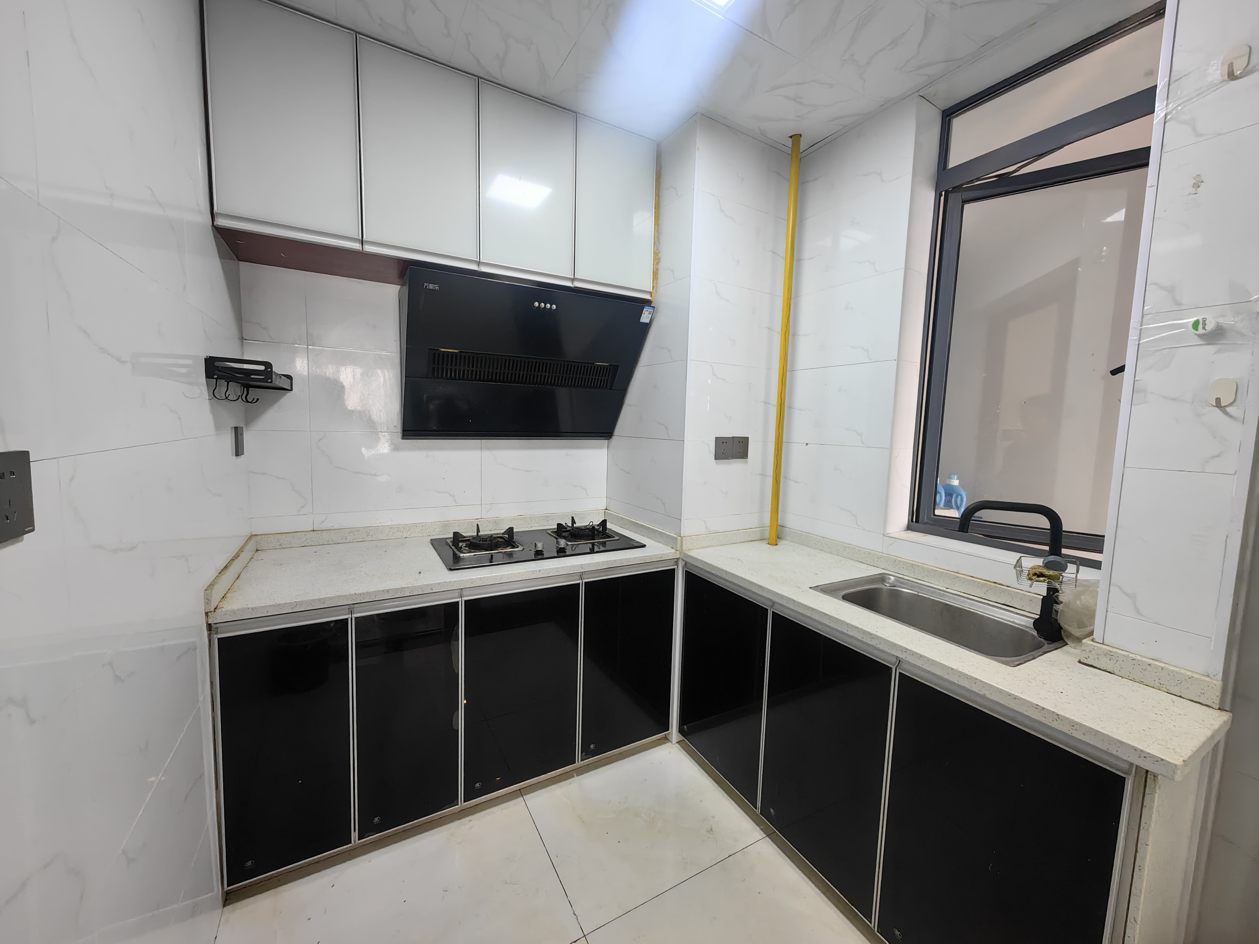 山水洲城华晨第一城 1室1厅1卫 26.8万 山水洲城华晨第一城 1室1厅1卫 26.8万室内图