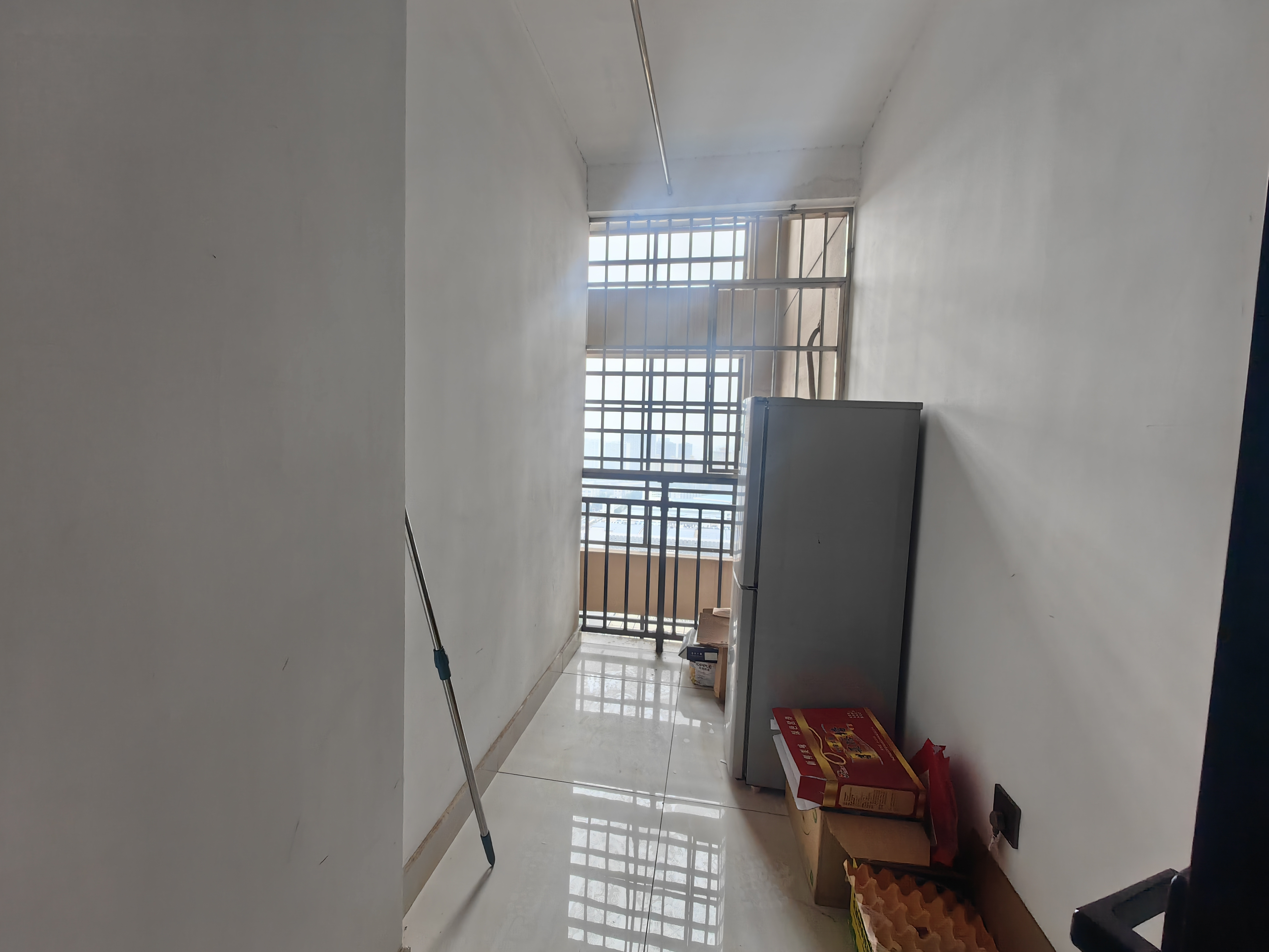 山水洲城华晨第一城 1室1厅1卫 26.8万 山水洲城华晨第一城 1室1厅1卫 26.8万室内图