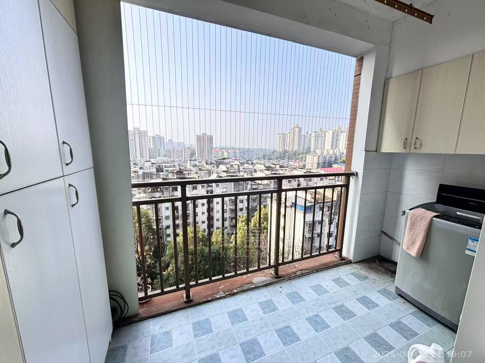 福鑫南郡  3室1厅1卫    1800.0元/月 福鑫南郡  3室1厅1卫    1800.0元/月室内图