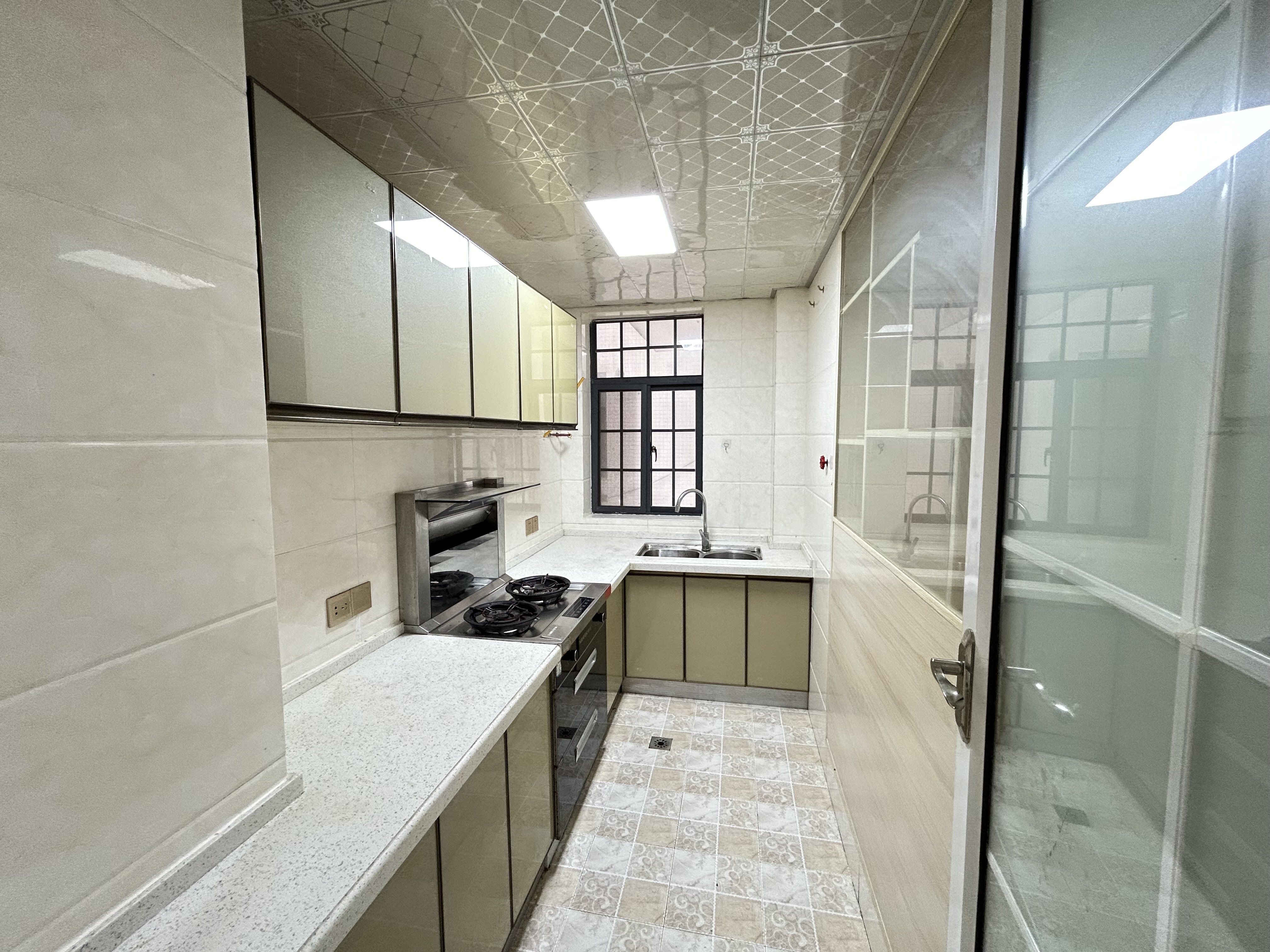 逸臣广场 2室2厅1卫 1500.0元/月 逸臣广场 2室2厅1卫 1500.0元/月室内图