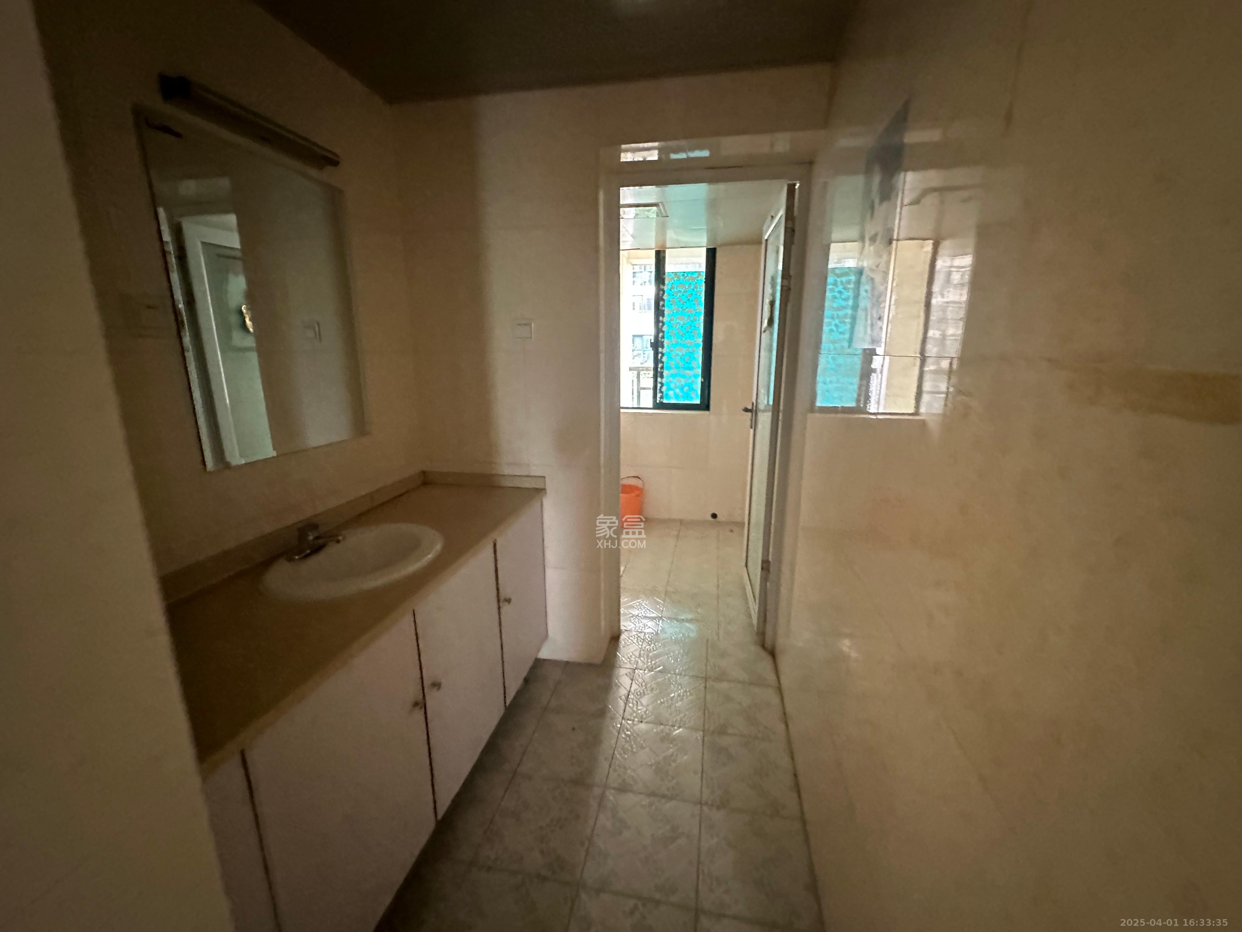 华盛世纪新城 4室2厅2卫 2500.0元/月 华盛世纪新城 4室2厅2卫 2500.0元/月室内图