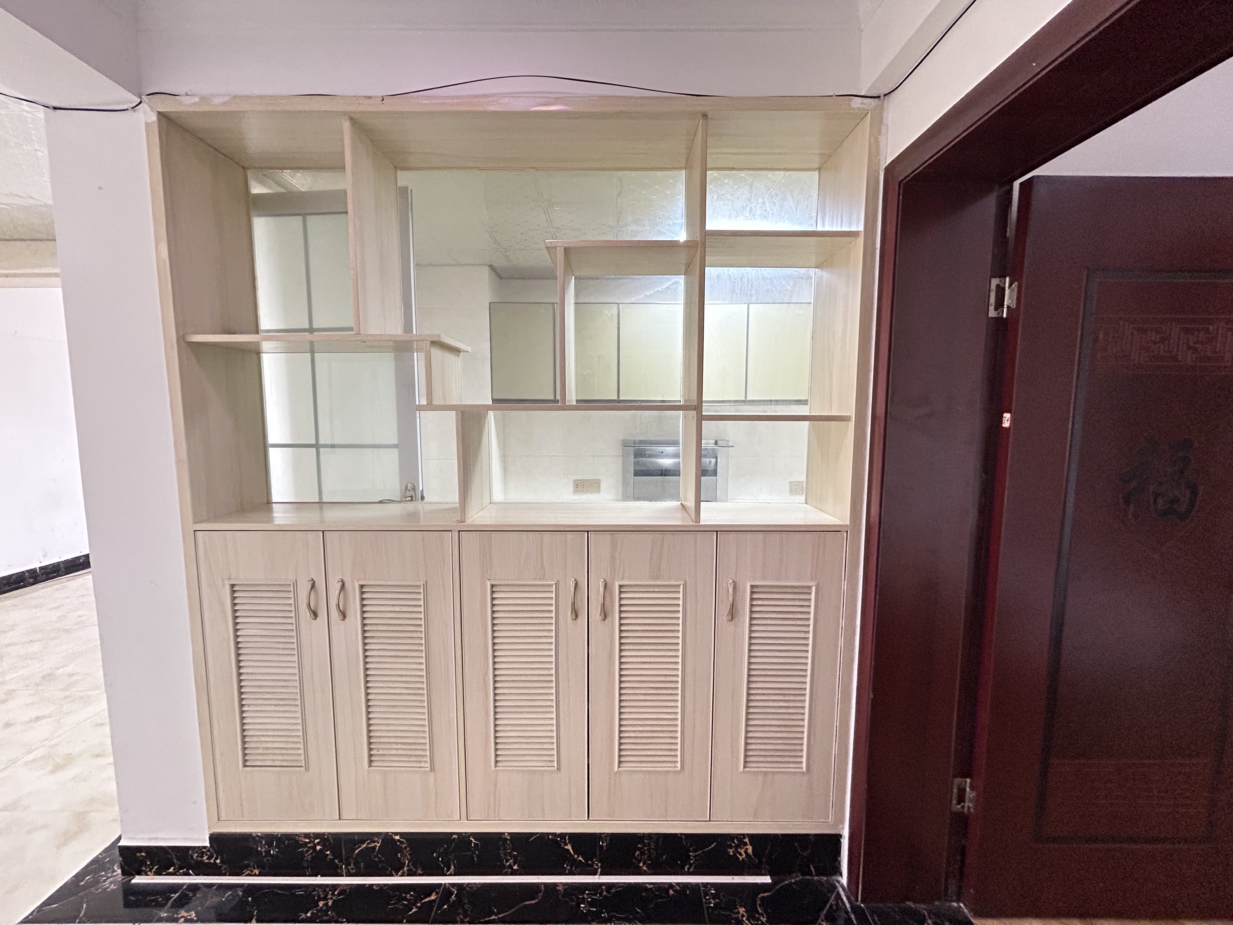 逸臣广场 2室2厅1卫 1500.0元/月 逸臣广场 2室2厅1卫 1500.0元/月室内图