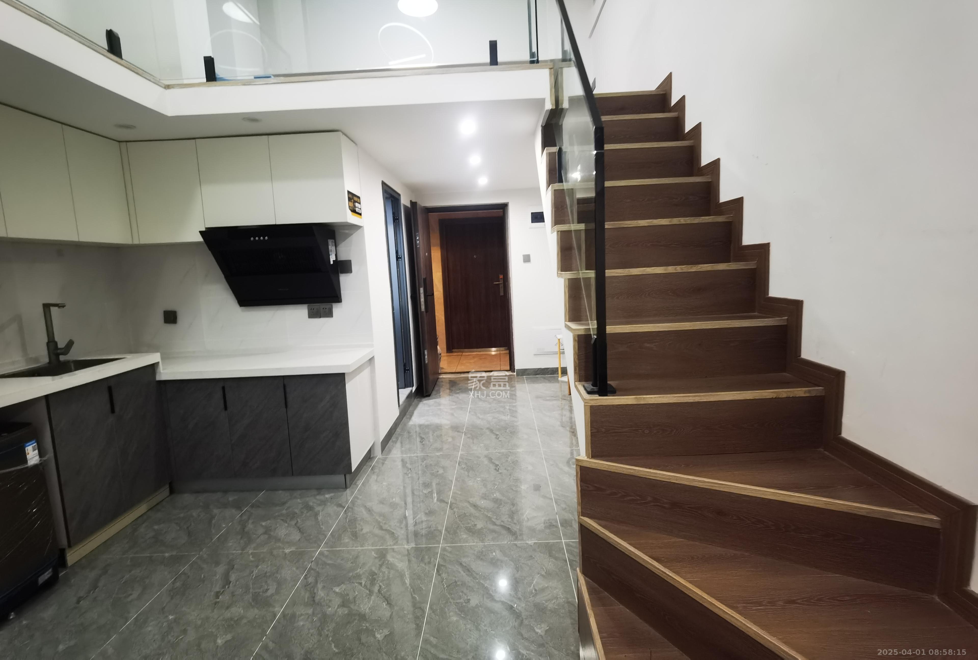 龙湖新壹城 1室0厅0卫 2200.0元/月 龙湖新壹城 1室0厅0卫 2200.0元/月室内图