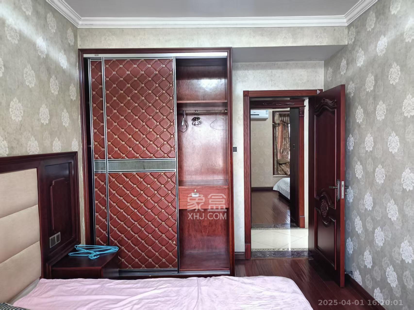 水岸世景 4室2厅2卫 2800.0元/月 水岸世景 4室2厅2卫 2800.0元/月室内图