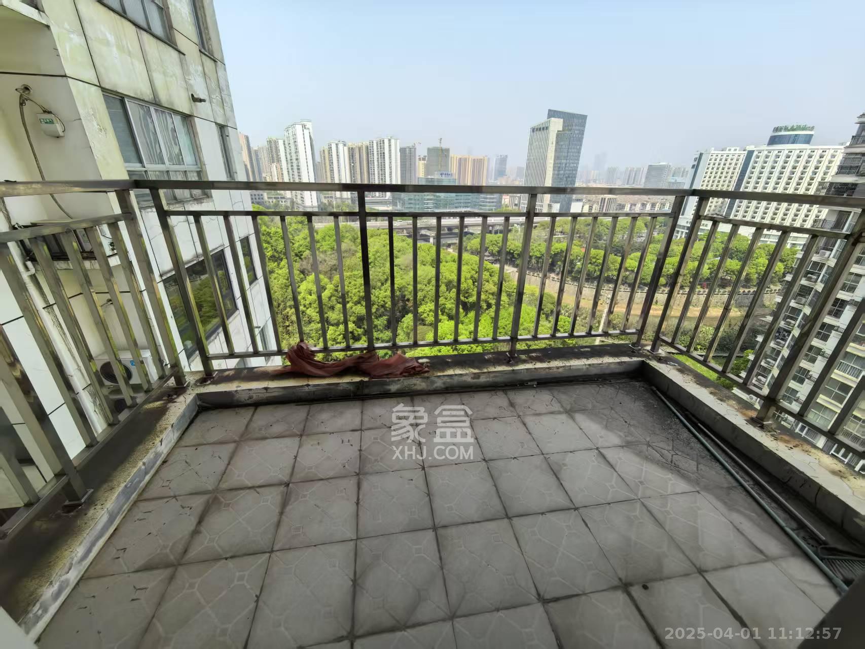 华雅花园 3室2厅1卫 3000.0元/月 华雅花园 3室2厅1卫 3000.0元/月室内图