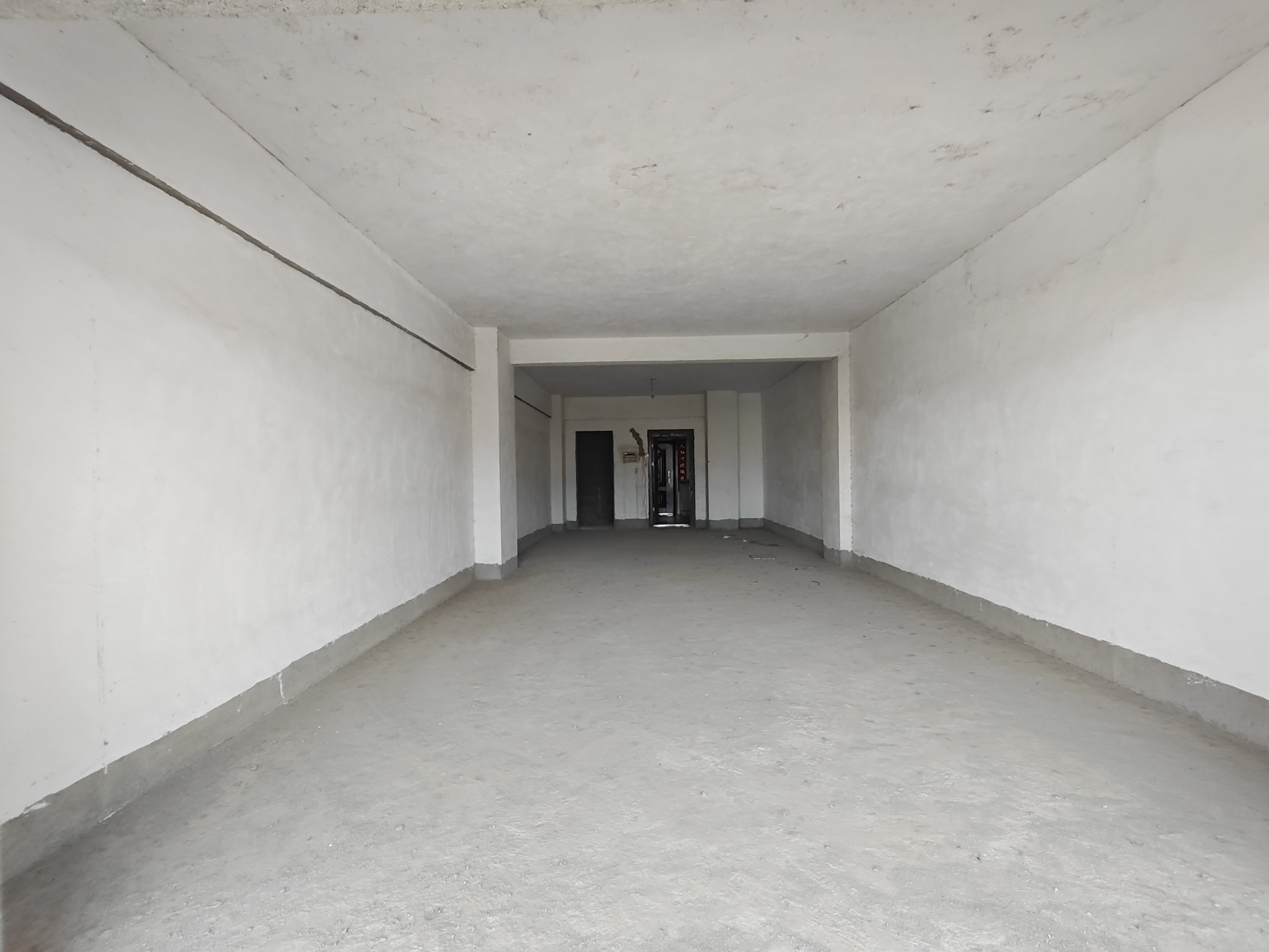 广茂园二期  4室2厅3卫    66.8万 广茂园二期  4室2厅3卫    66.8万客厅