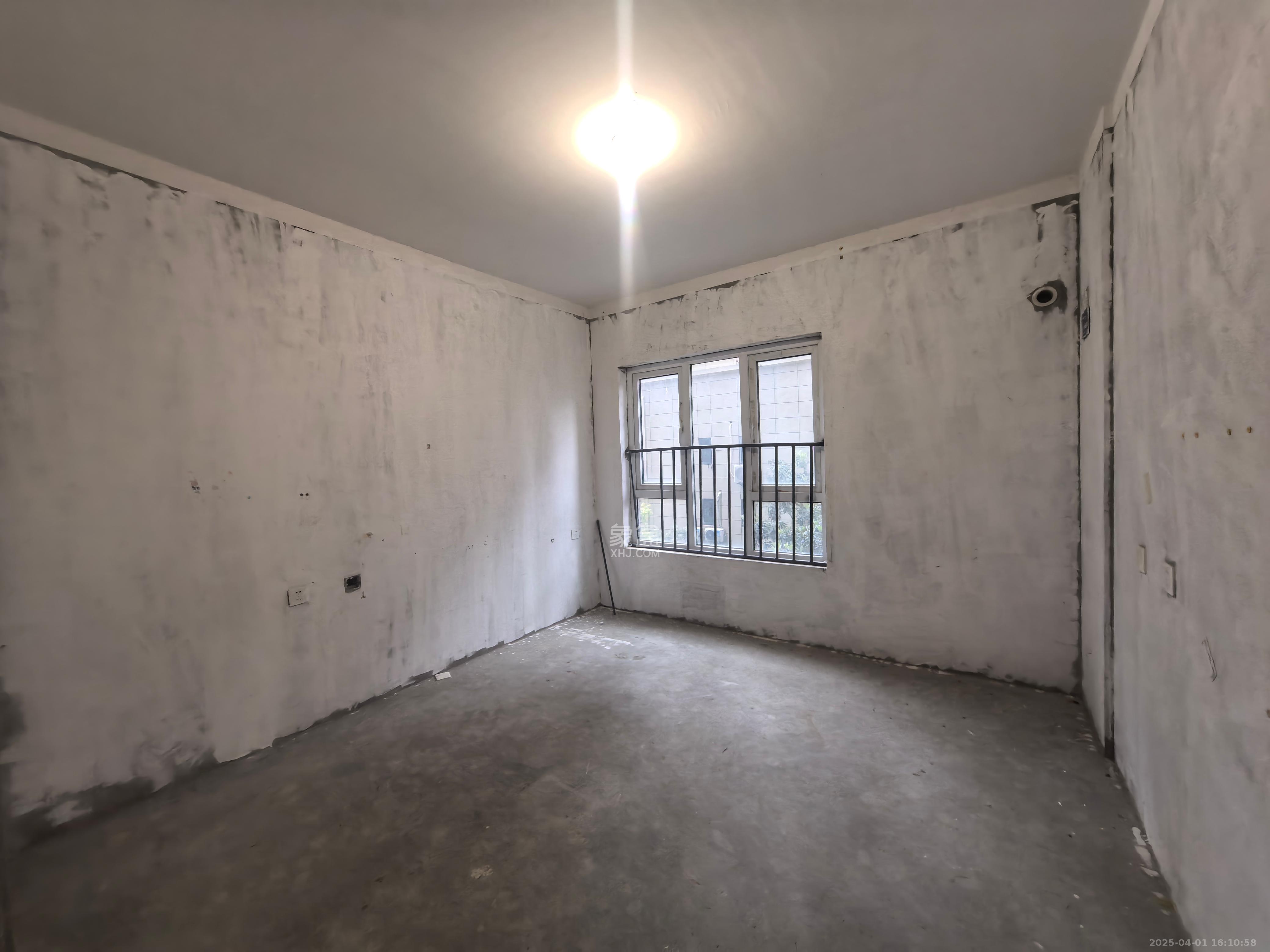 荣盛花语城 3室2厅2卫 1200.0元/月 荣盛花语城 3室2厅2卫 1200.0元/月室内图