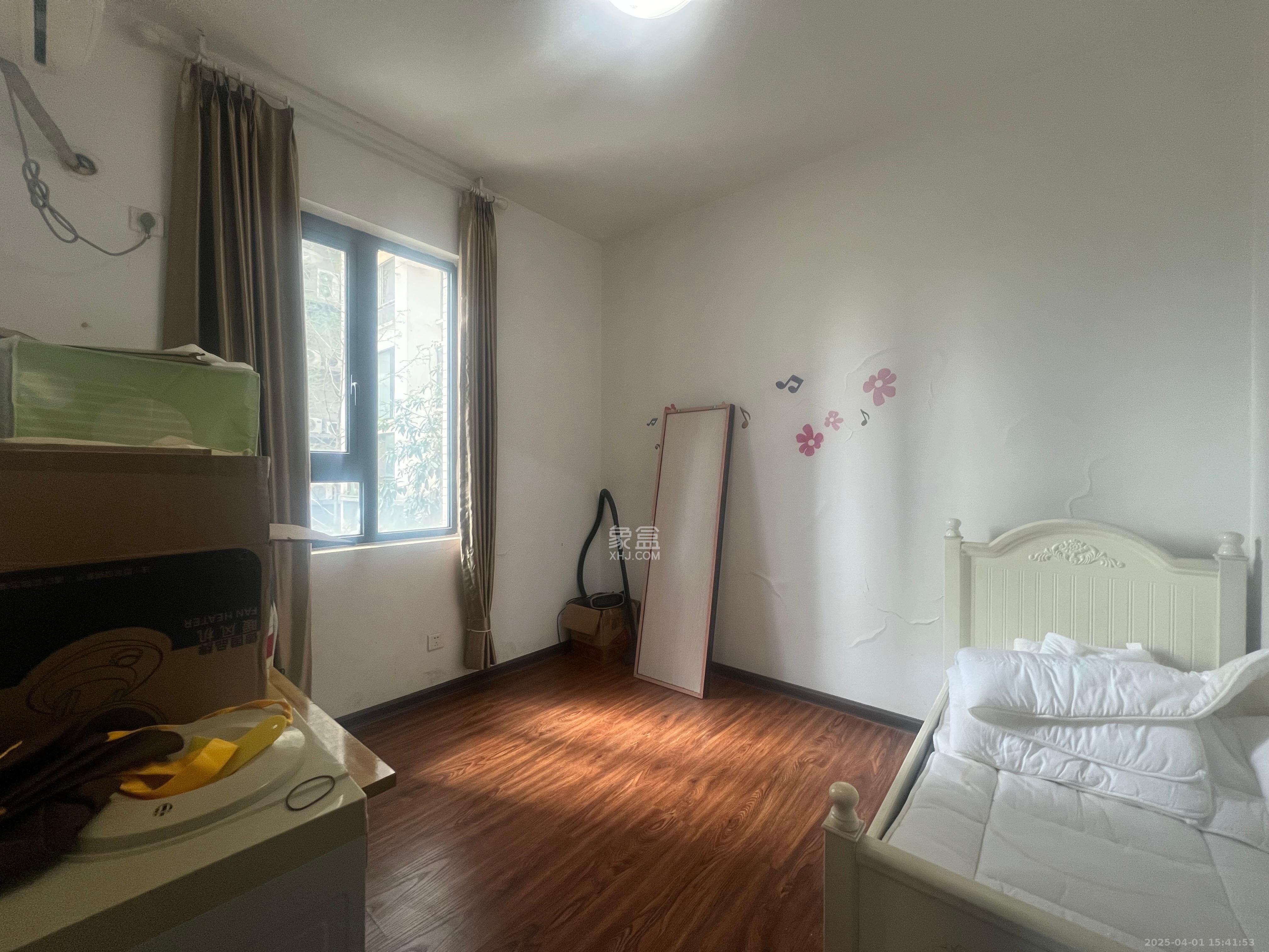 藏珑湖上国际花园 2室1厅1卫 2300.0元/月 藏珑湖上国际花园 2室1厅1卫 2300.0元/月室内图