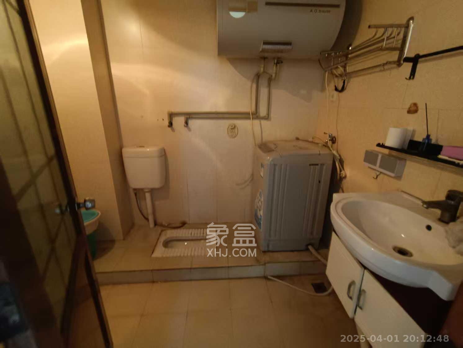 阳光100二期  2室2厅1卫   2300.00元/月室内图