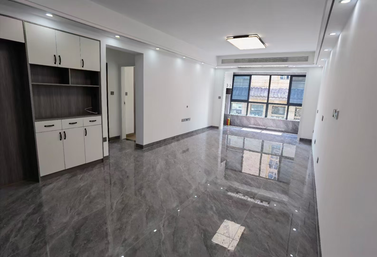 天门中央广场 1室0厅0卫 2500.0元/月 天门中央广场 1室0厅0卫 2500.0元/月室内图