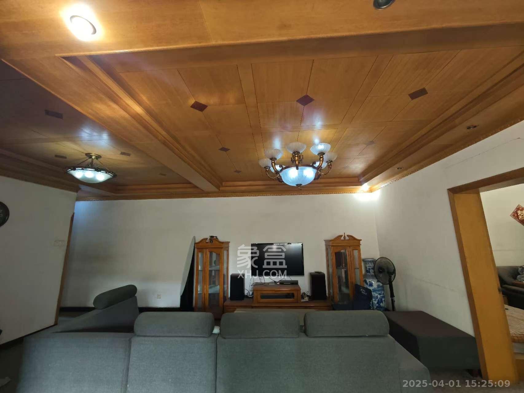 华达家园 3室2厅1卫 1400.0元/月 华达家园 3室2厅1卫 1400.0元/月室内图