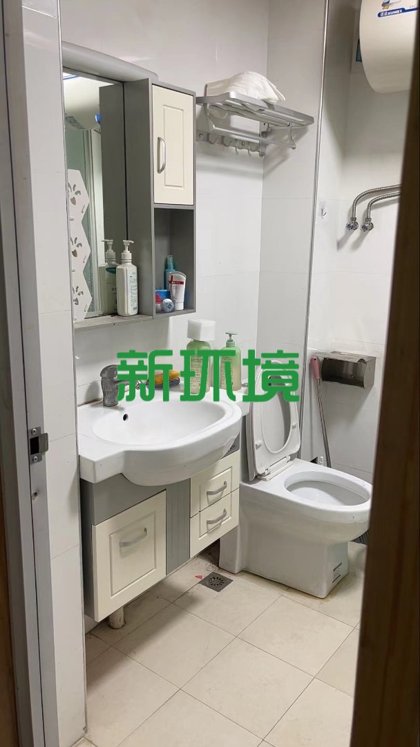 阳光水岸  1室1厅1卫   19.80万客厅