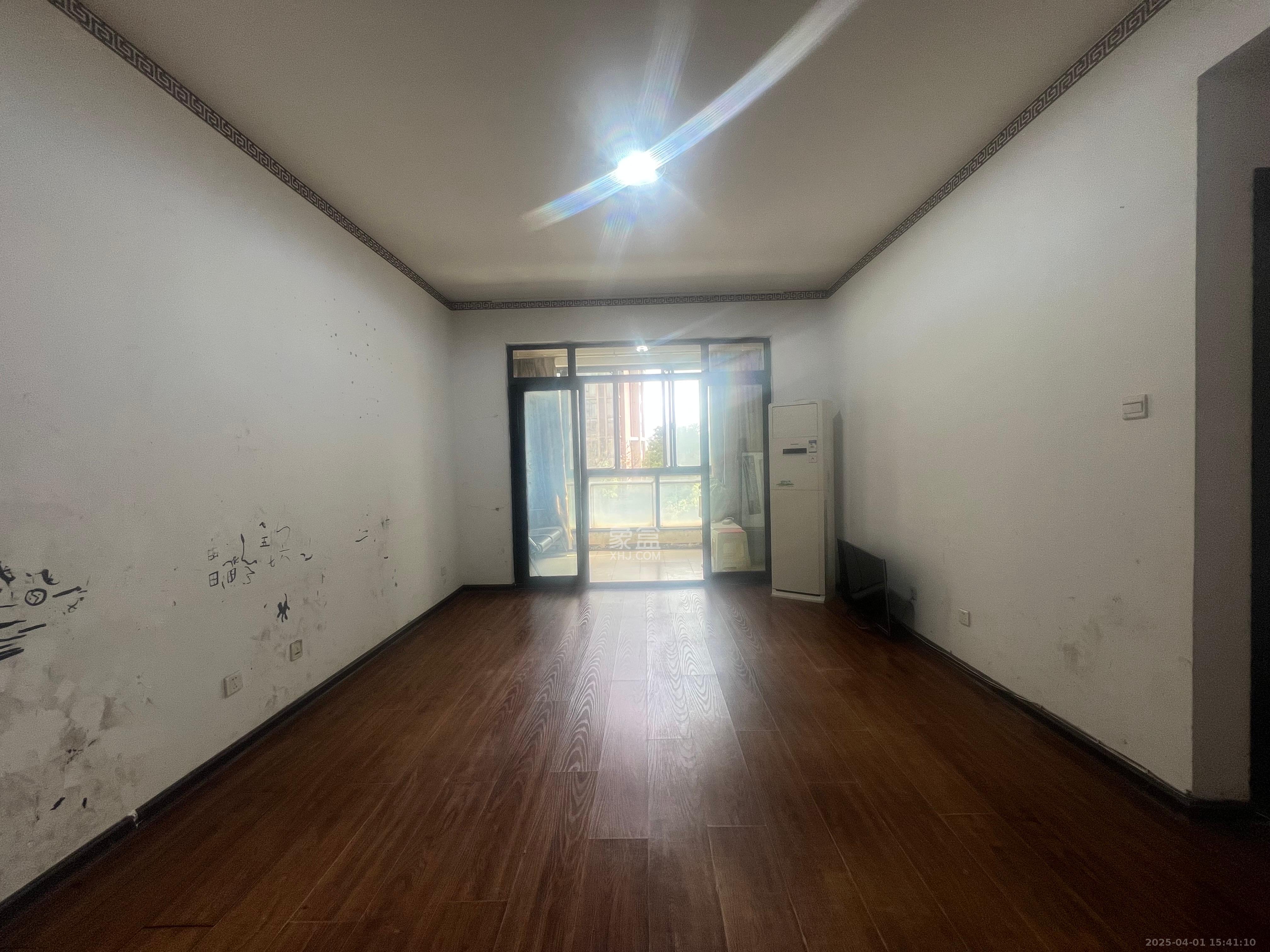 藏珑湖上国际花园 2室1厅1卫 2300.0元/月 藏珑湖上国际花园 2室1厅1卫 2300.0元/月室内图