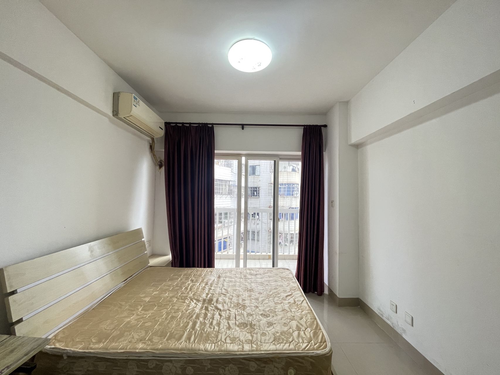 第五大道 1室1厅1卫 1800.0元/月 第五大道 1室1厅1卫 1800.0元/月室内图